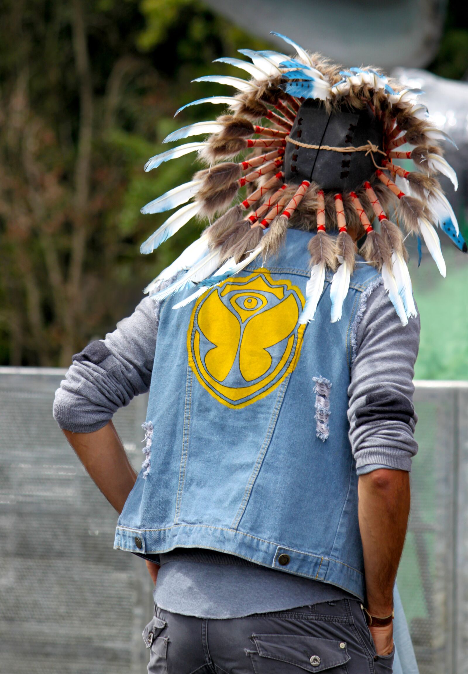 Canon EOS 500D (EOS Rebel T1i / EOS Kiss X3) sample photo. Indians, spring jewelry, headdress photography