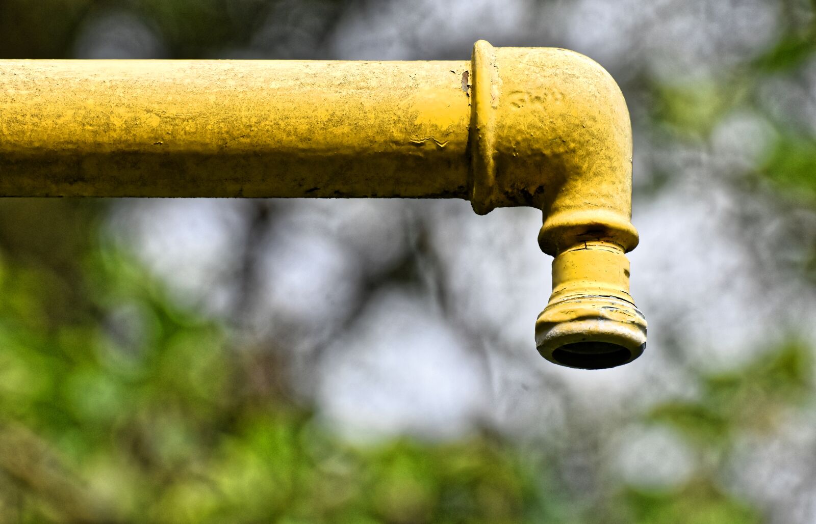 Nikon D7200 sample photo. Transience, decay, water pipe photography