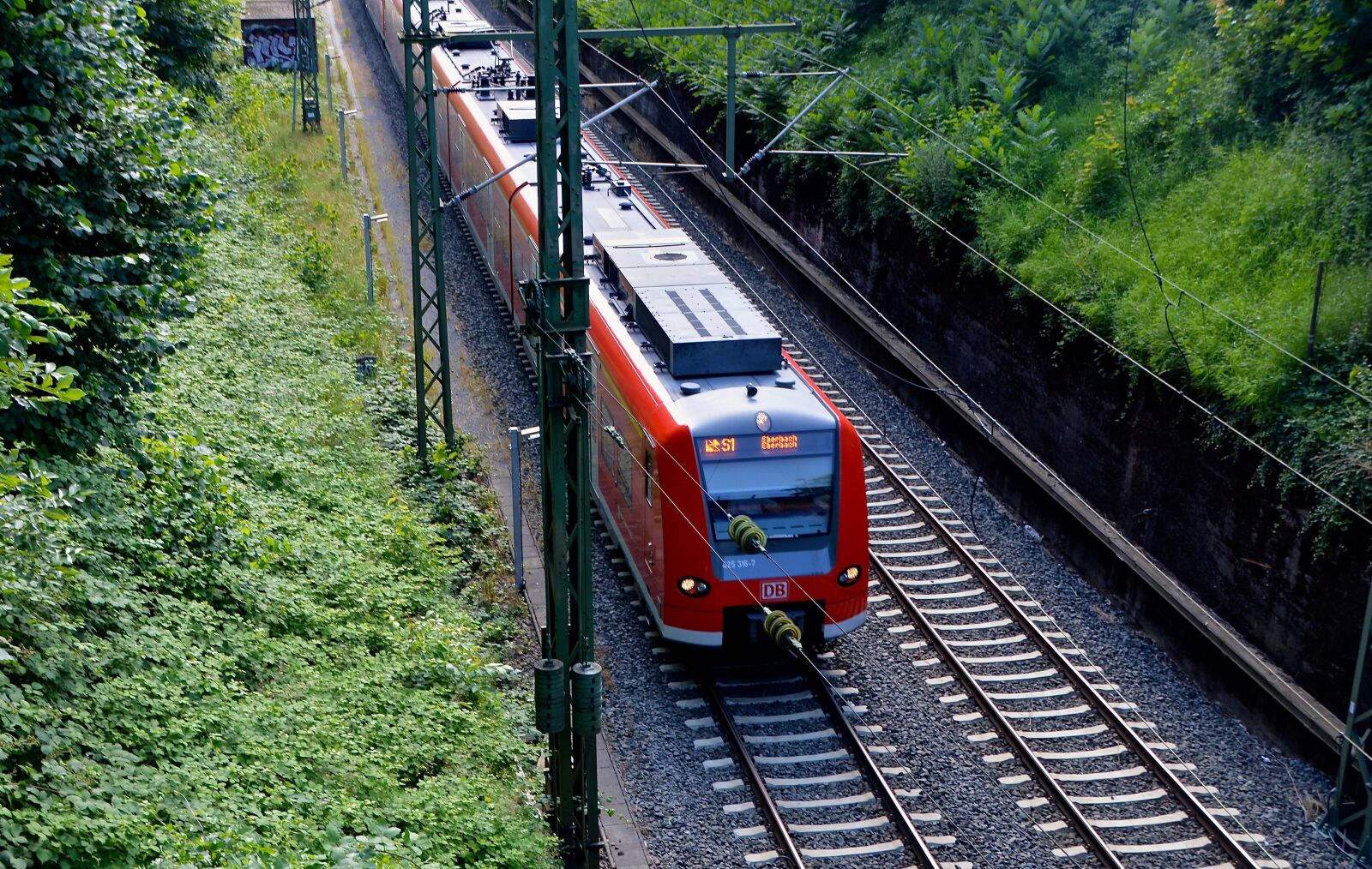 Nikon D3200 sample photo. Train, gleise, railway line photography