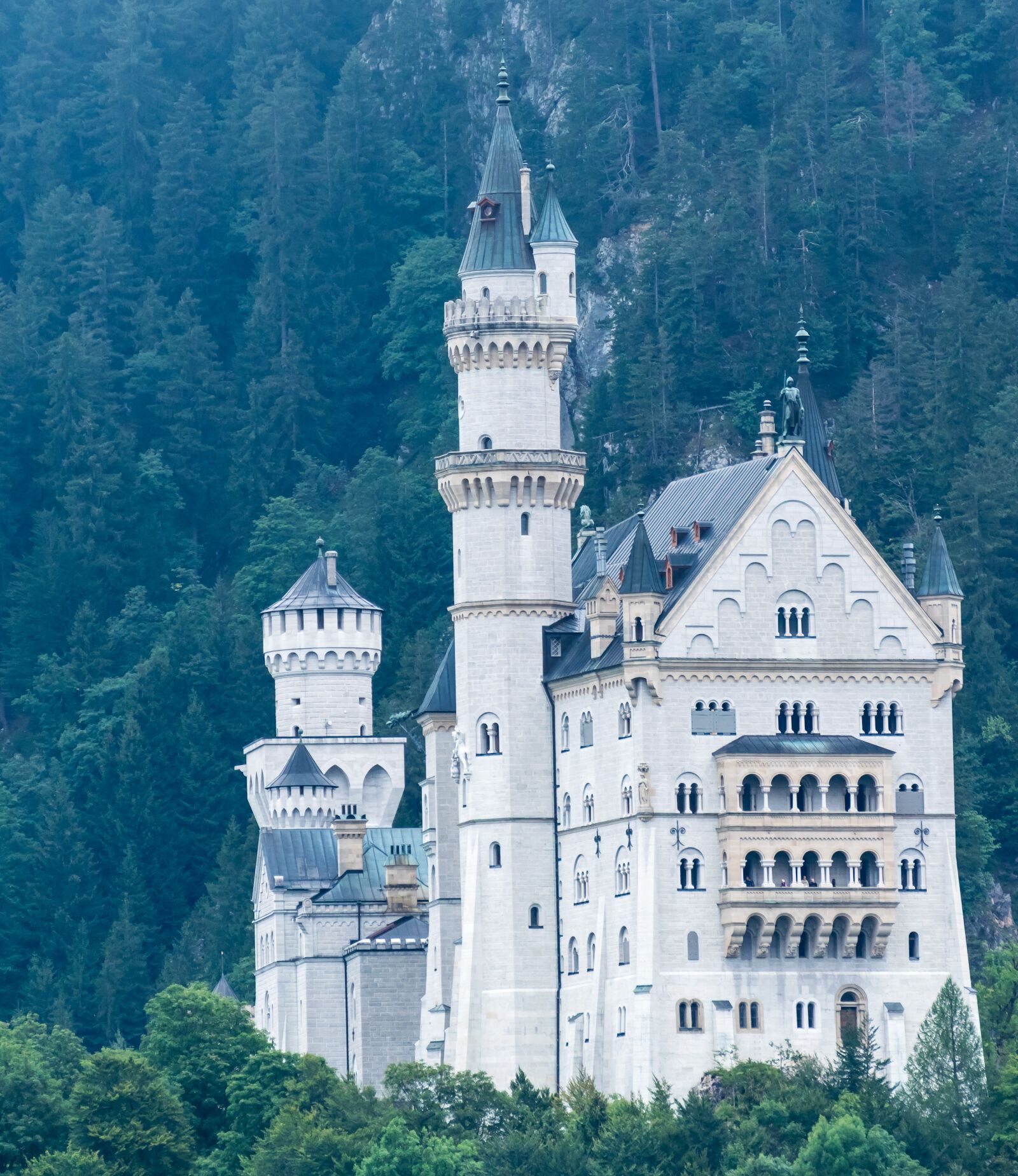 Tamron SP 70-300mm F4-5.6 Di VC USD sample photo. Kristin, fairy castle, bavaria photography