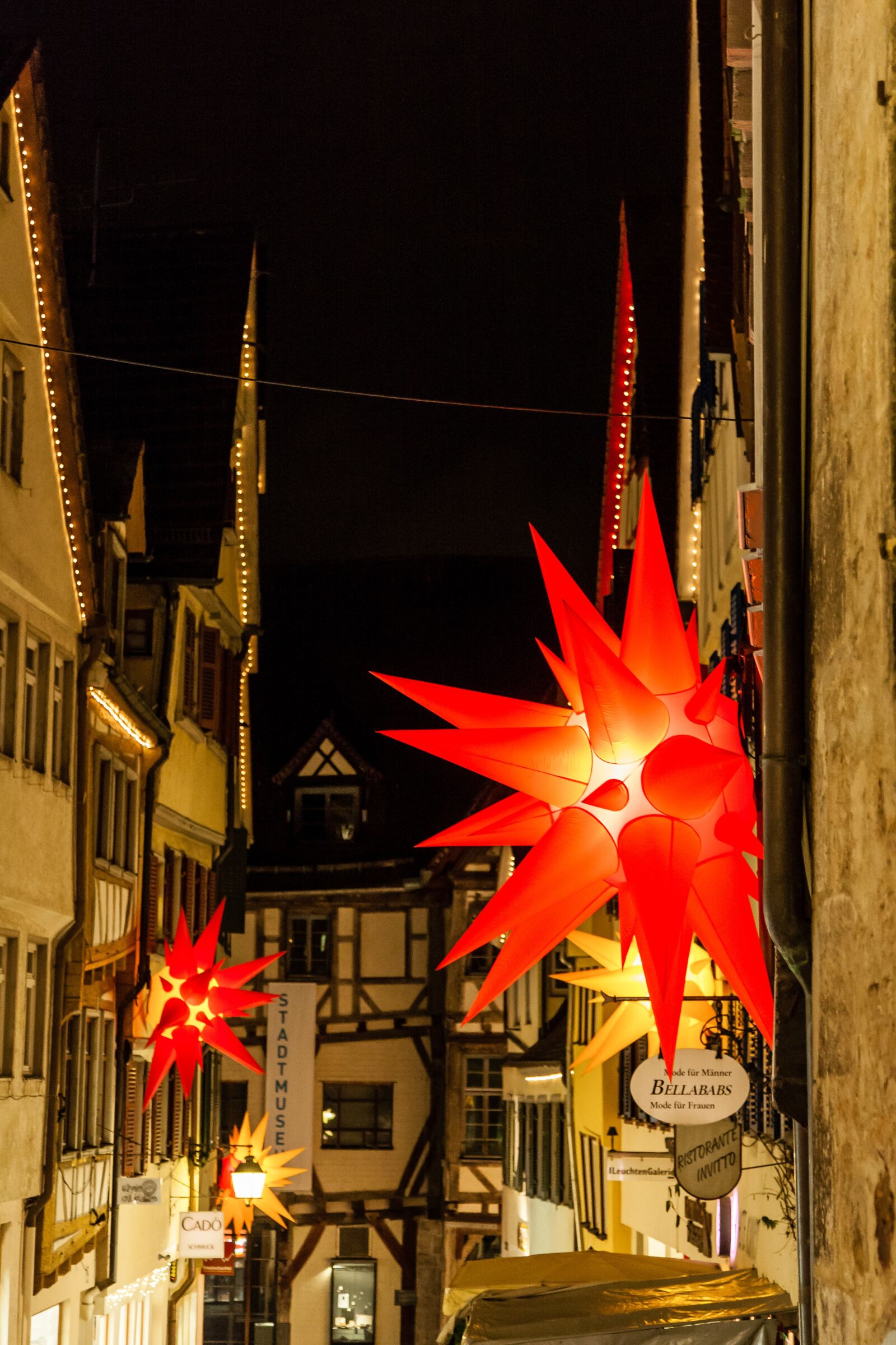 Canon EOS 5D Mark II sample photo. Night, city, christmas lights photography