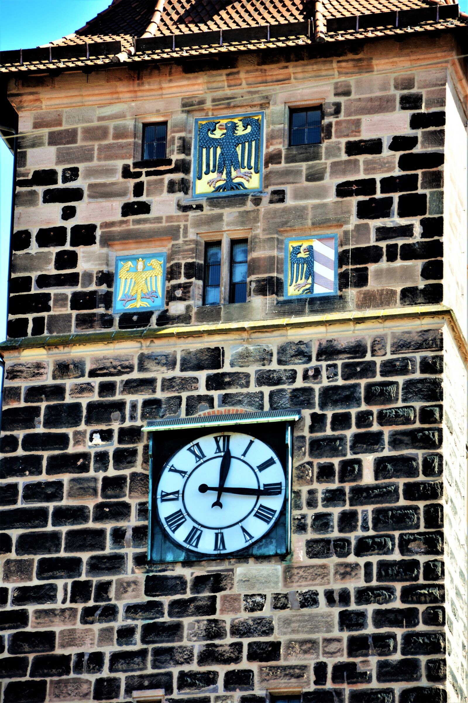Nikon D5200 sample photo. Tower, clock, city photography