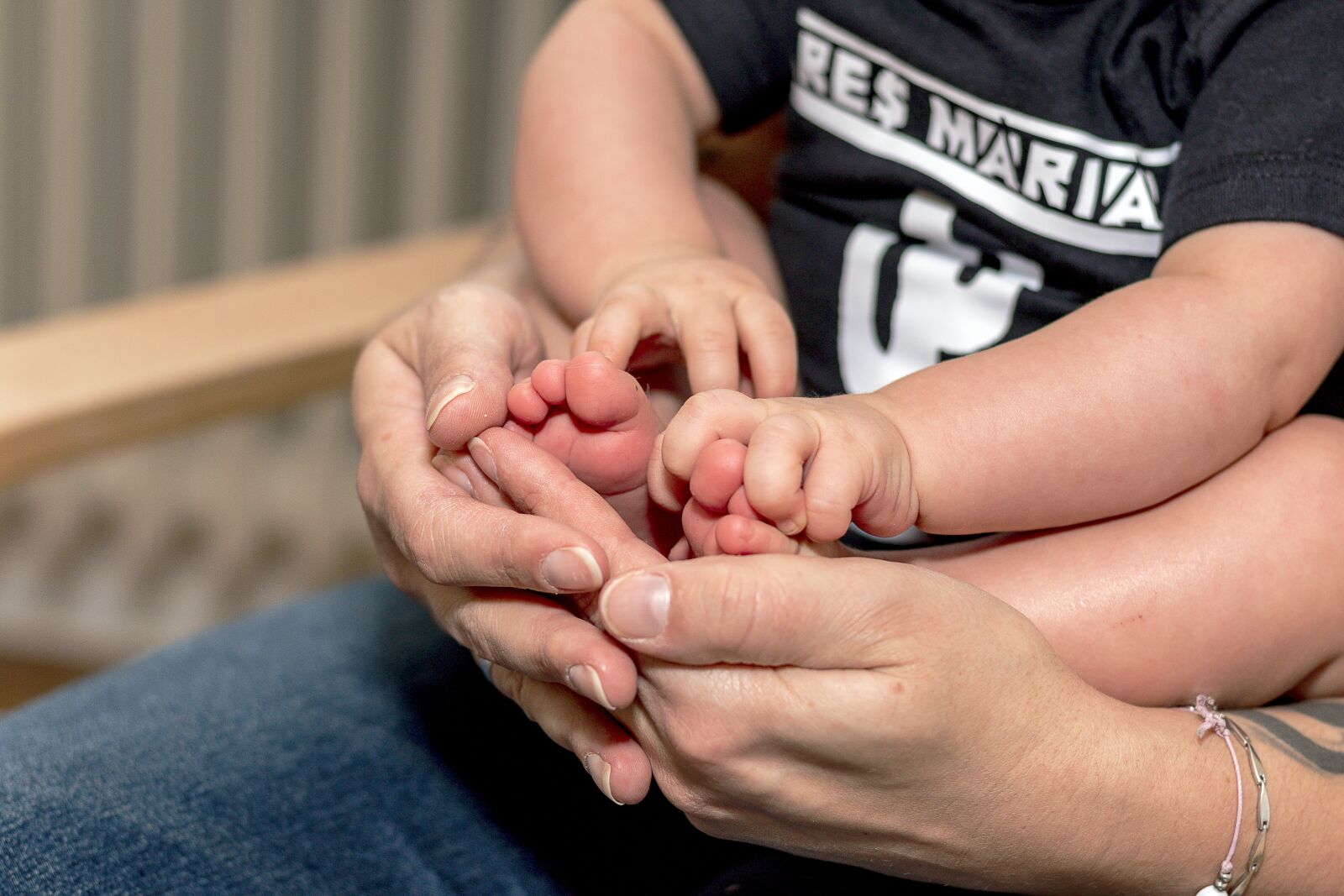 Canon EF 50mm F1.8 STM sample photo. Baby, finger, hand photography