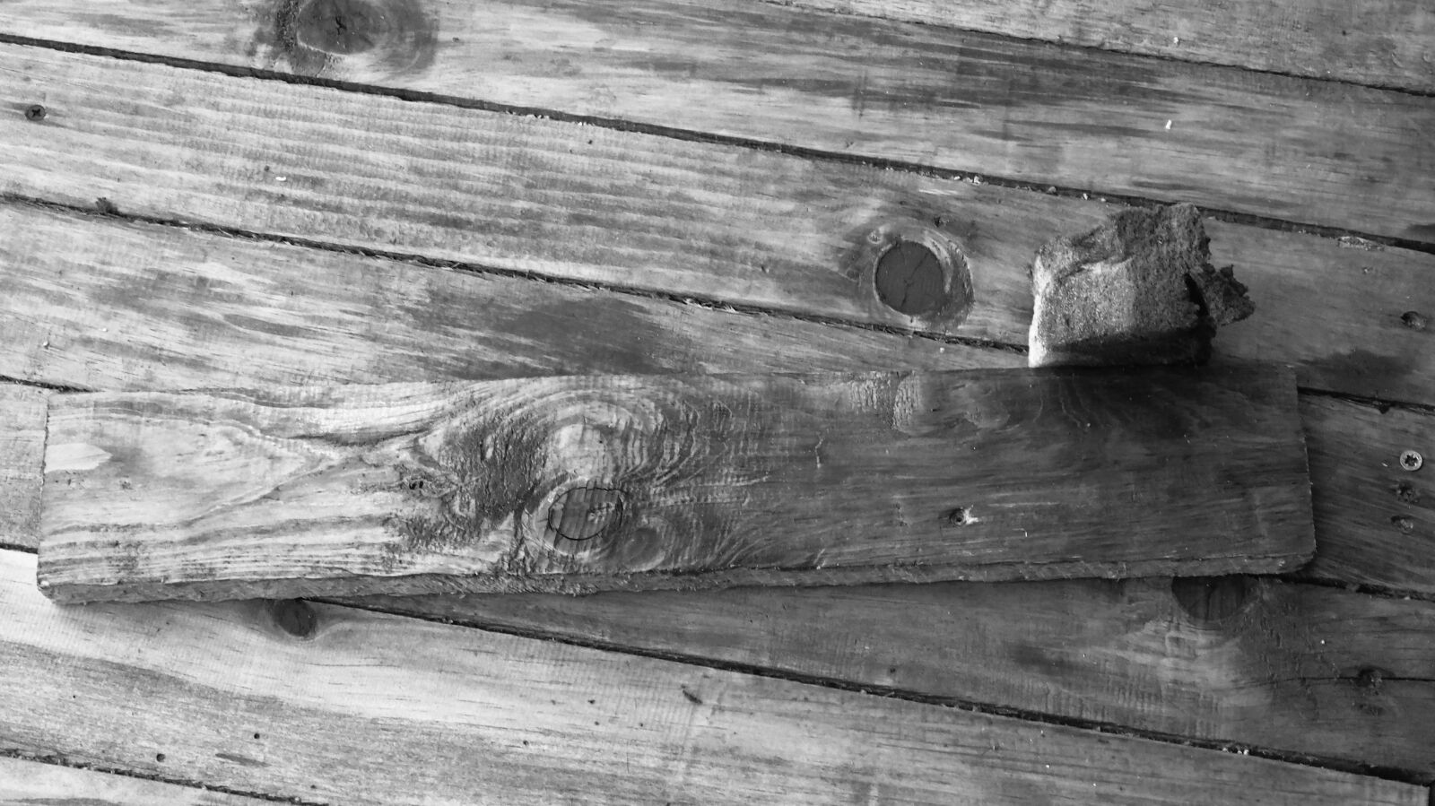 Sony Cyber-shot DSC-H400 sample photo. Table, grays, texture photography