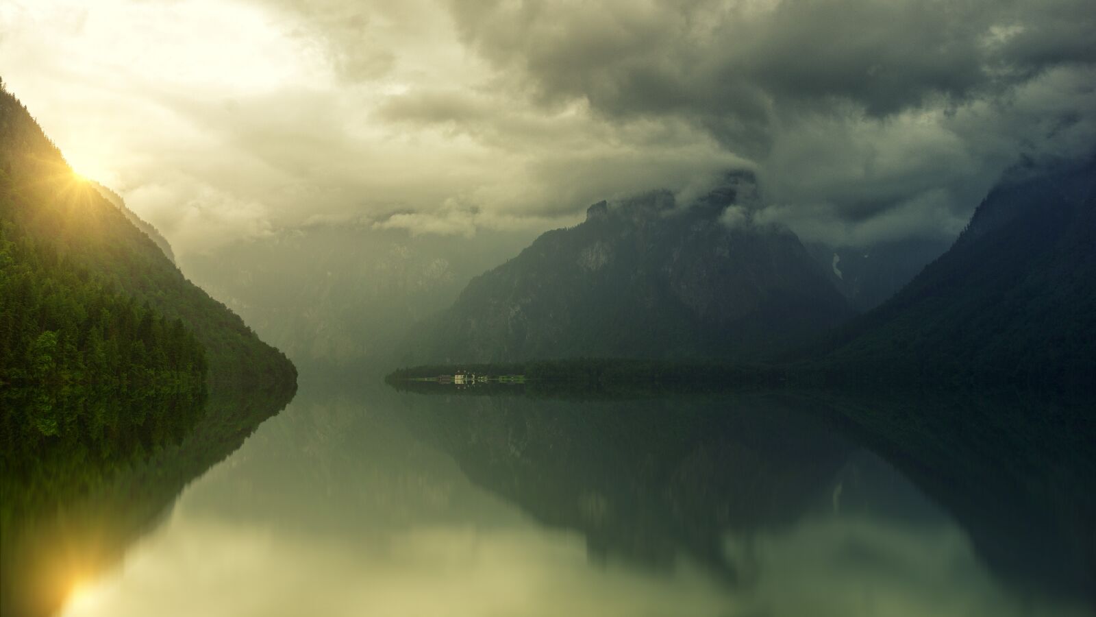 Sony a7 + Sony DT 50mm F1.8 SAM sample photo. Lake, mountains, landscape photography