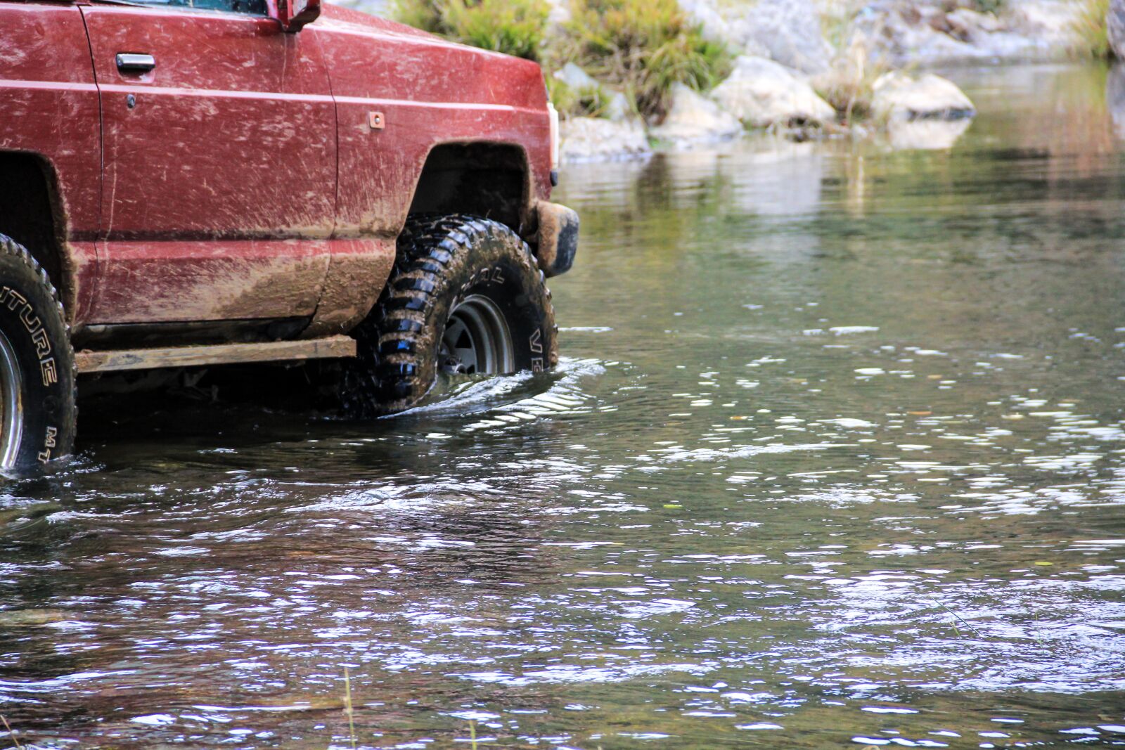 Canon EOS 550D (EOS Rebel T2i / EOS Kiss X4) sample photo. Rio, water, jeep photography