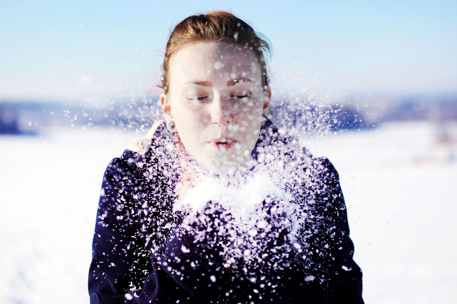 Canon EOS 600D (Rebel EOS T3i / EOS Kiss X5) + Canon EF 50mm F1.8 II sample photo. Girl, redhead, snow photography