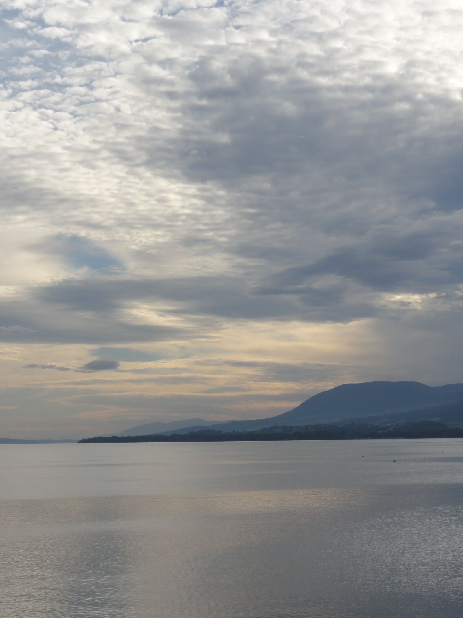 Sony DSC-HX5V sample photo. Lake, zen, landscape photography