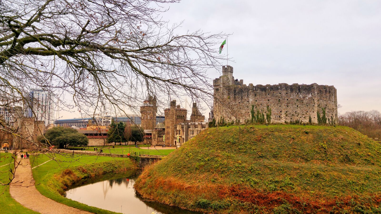 LG G4 sample photo. Cardiff, castle, uk photography