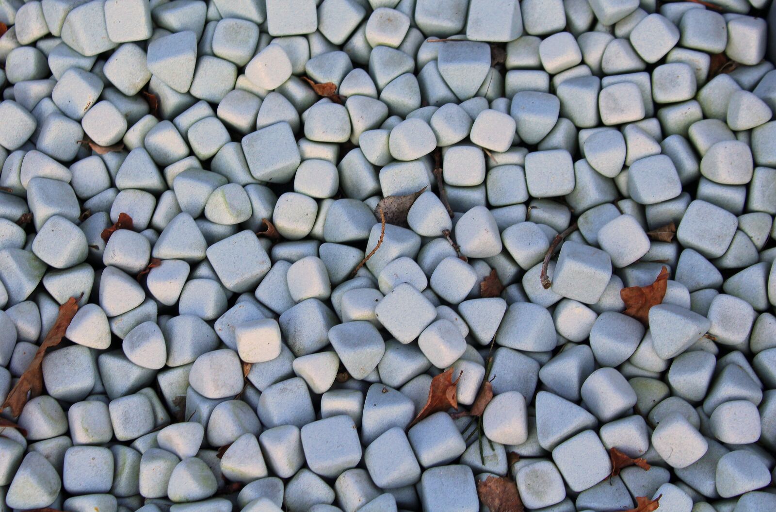 Canon EOS 1200D (EOS Rebel T5 / EOS Kiss X70 / EOS Hi) sample photo. Pebbles, white, smooth photography