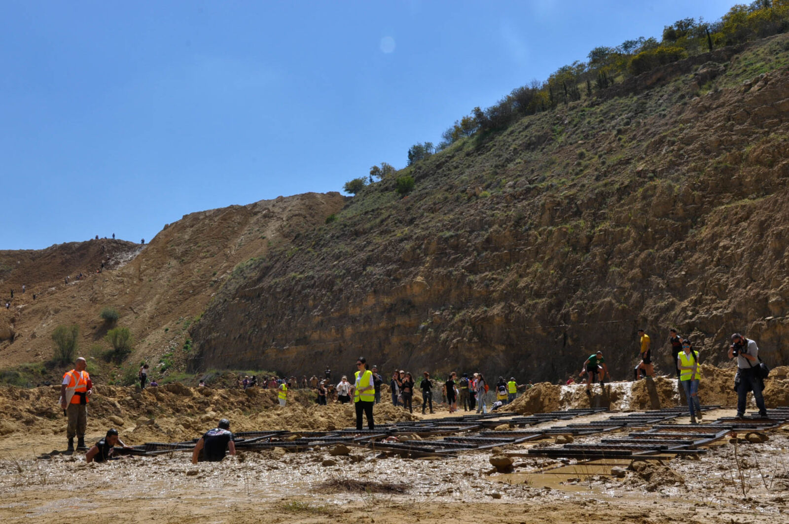 Nikon D90 sample photo. Hill, legion, mud, obstacle photography