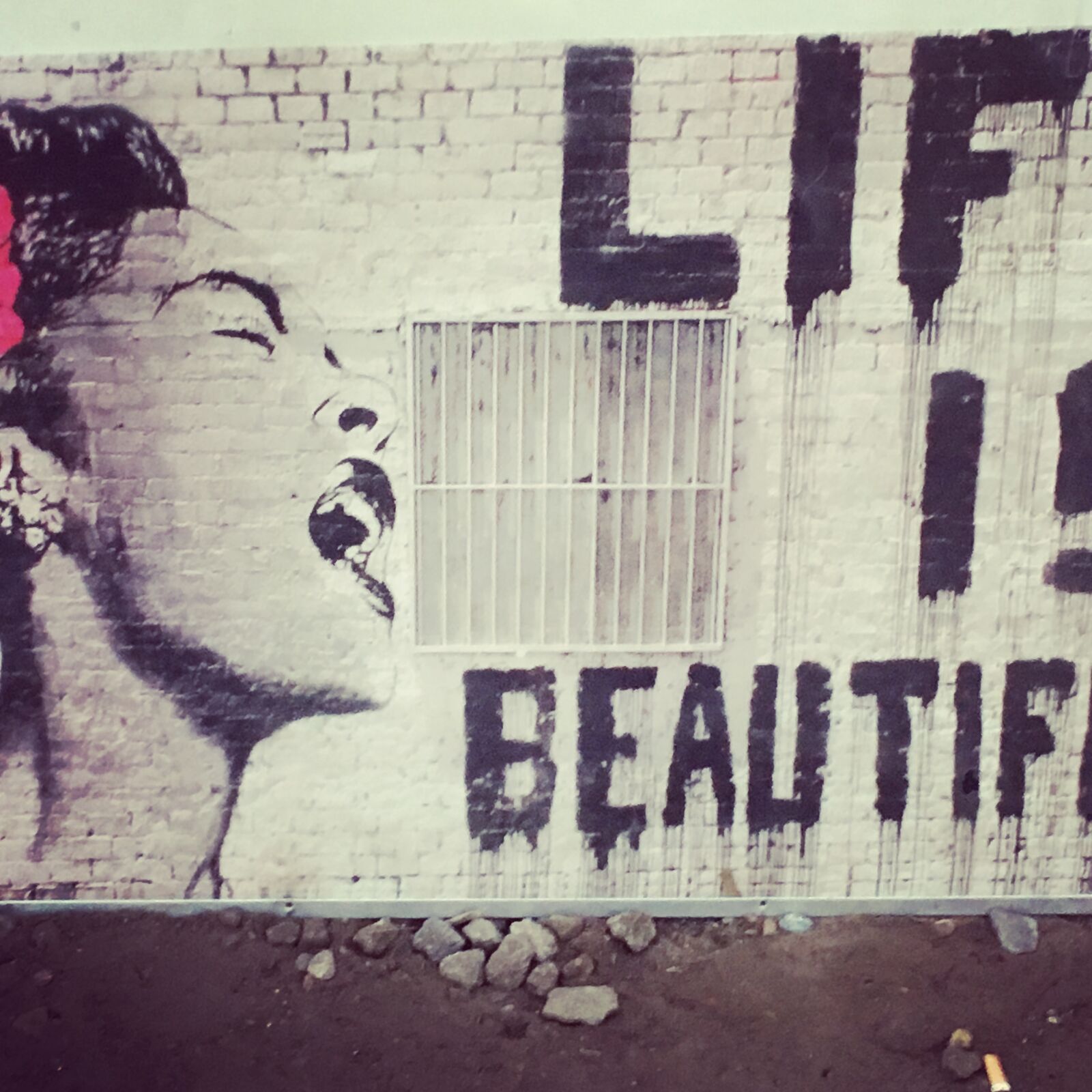 iPhone SE back camera 4.15mm f/2.2 sample photo. Life, beautiful, street art photography