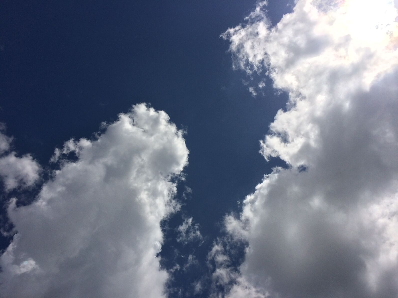 iPhone 5s back camera 4.15mm f/2.2 sample photo. Sky, cloud, blue sky photography