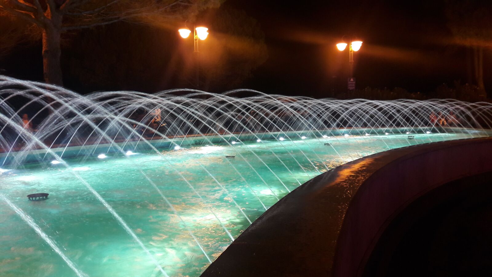 Samsung Galaxy A5(2016) sample photo. Fountain, bibione, italy photography