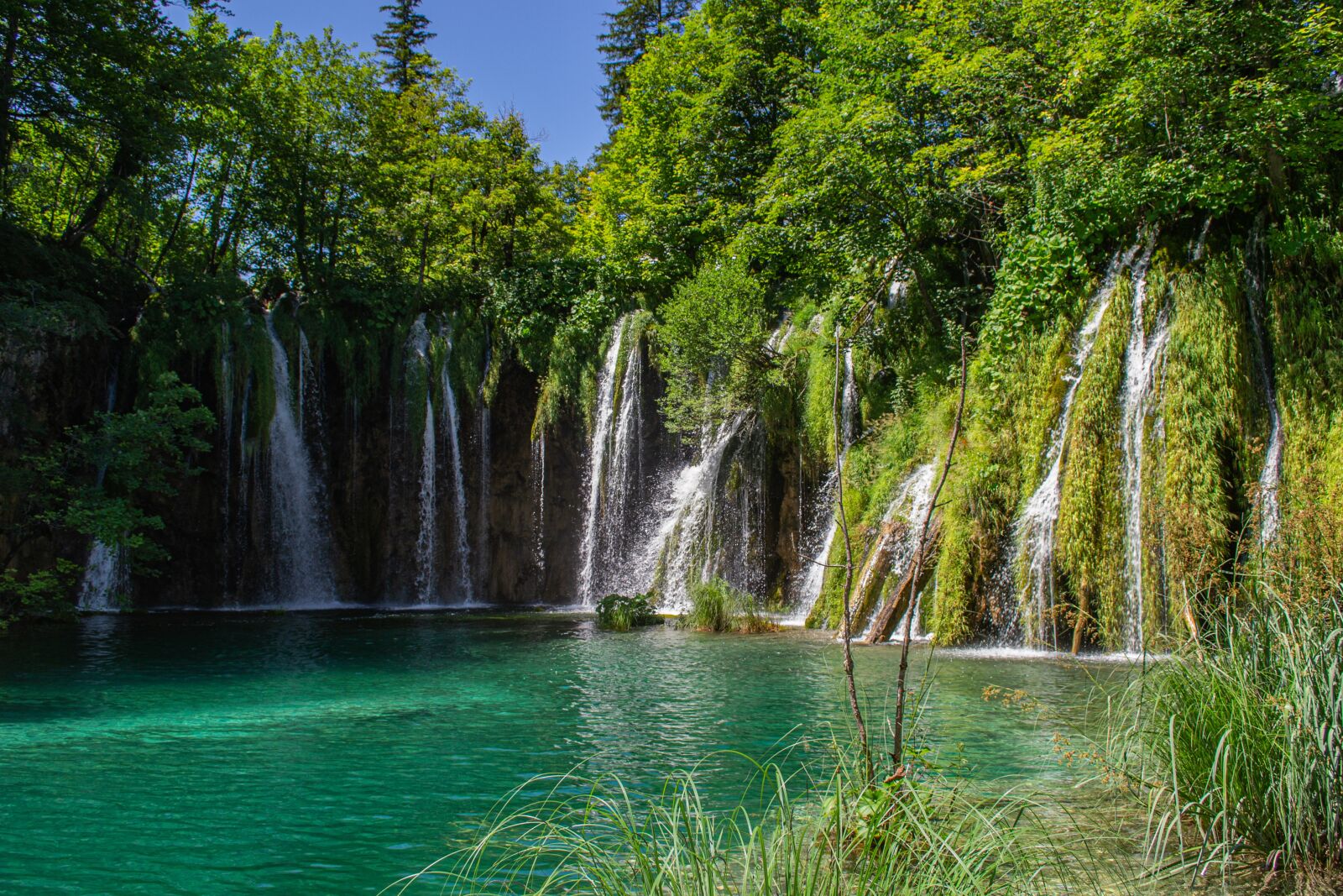 Nikon D3100 sample photo. Lake, waterfall, green photography