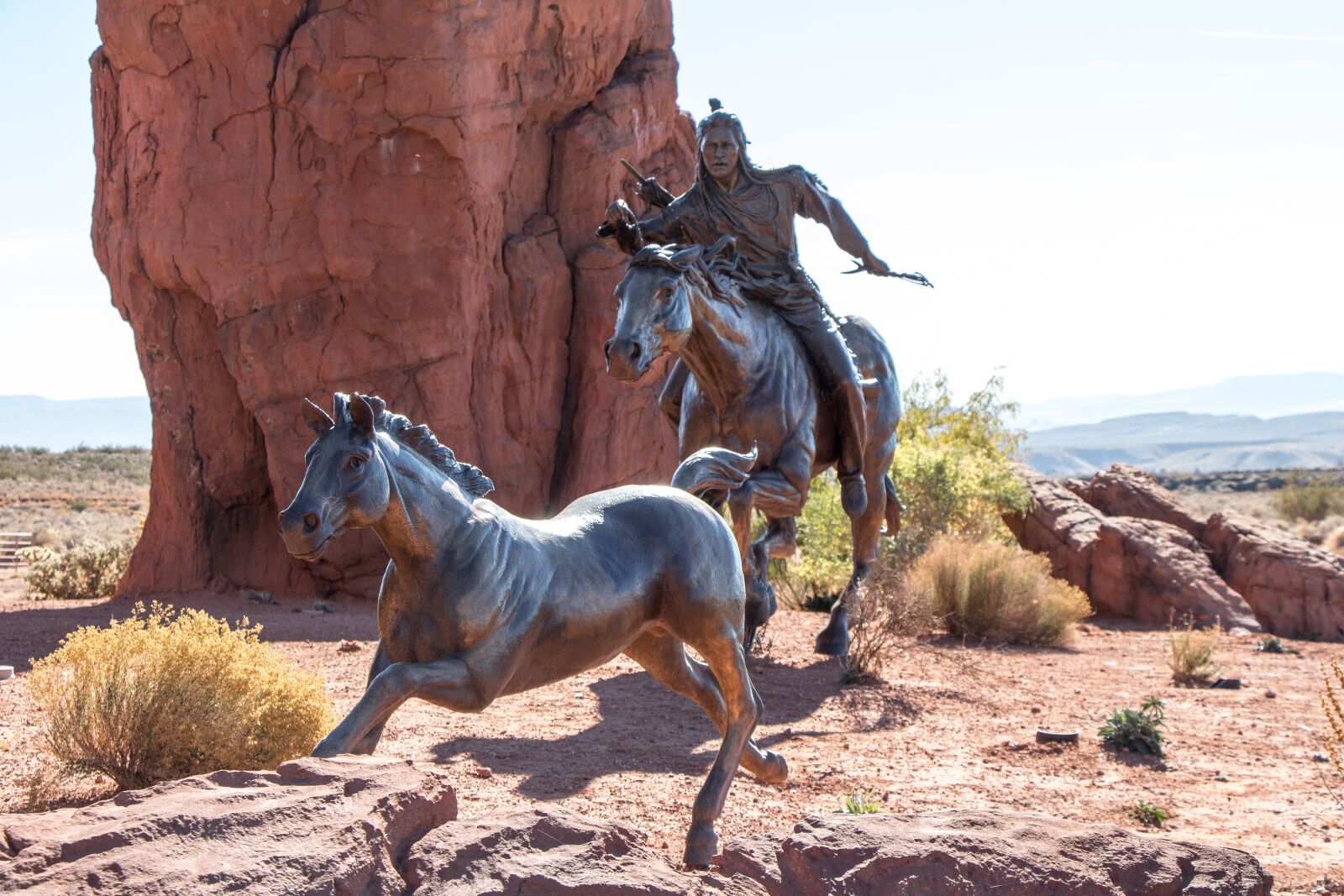 Canon EOS 650D (EOS Rebel T4i / EOS Kiss X6i) sample photo. Bronze sculpture, native, american photography