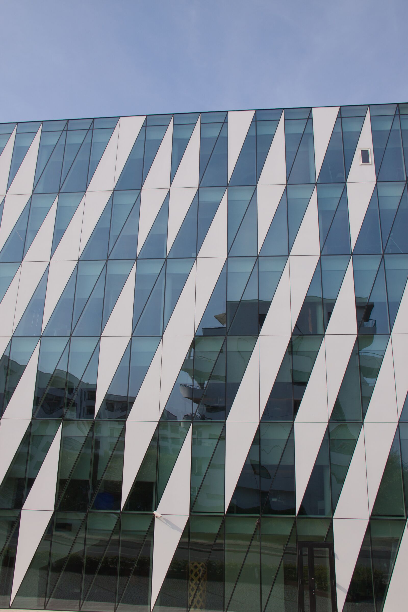 Canon EOS 50D sample photo. Glass, pattern, rectangles photography