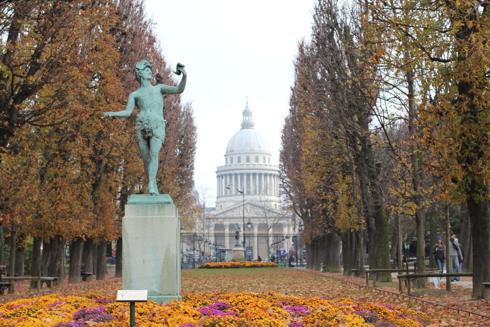 Canon EOS 550D (EOS Rebel T2i / EOS Kiss X4) sample photo. Paris, france, park photography