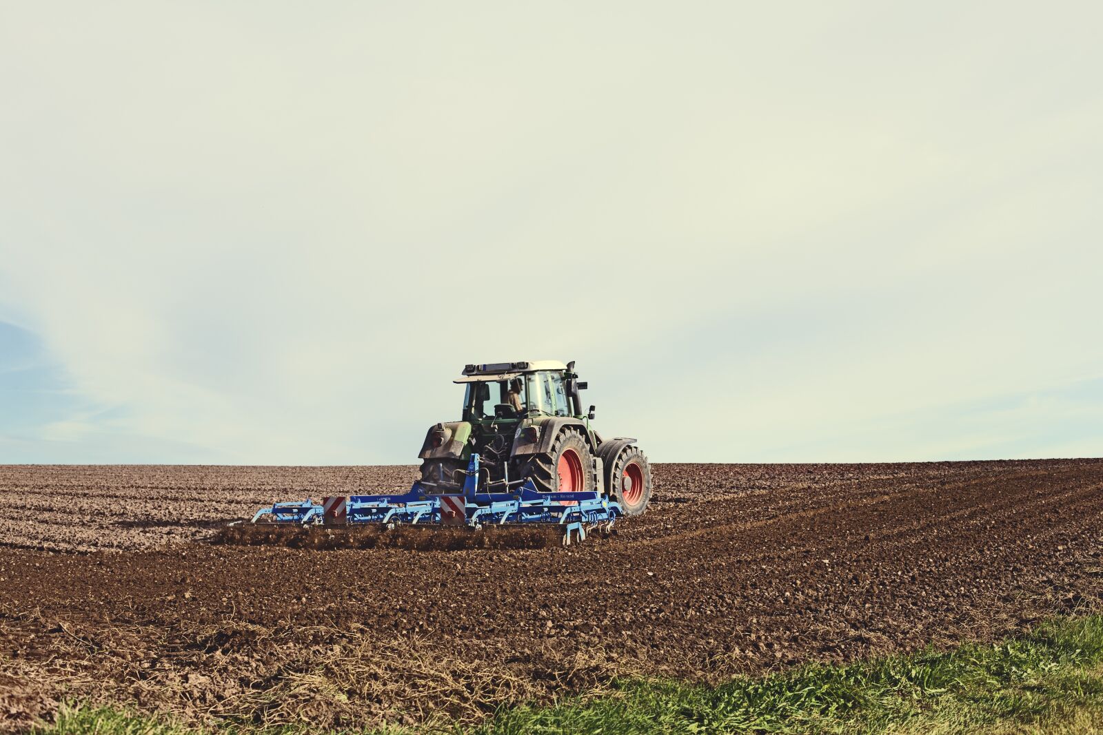 Canon EOS-1Ds Mark III sample photo. Agricultural machine, landtechnik, farmer photography