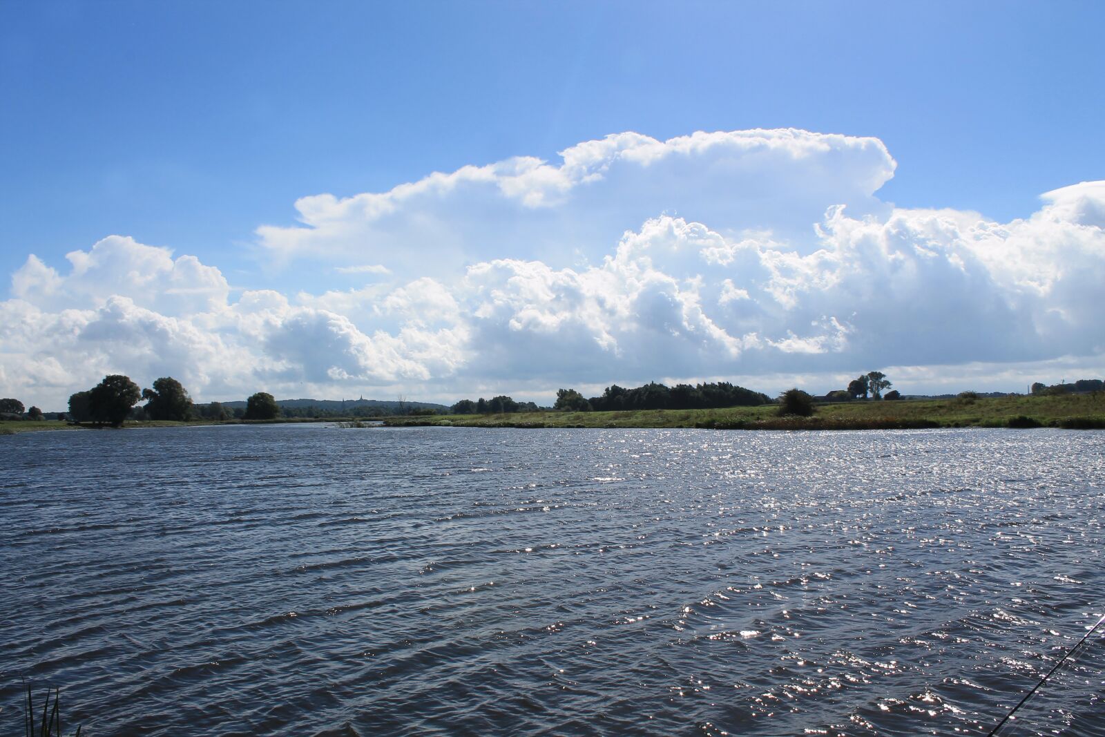 Canon EOS 1100D (EOS Rebel T3 / EOS Kiss X50) sample photo. Landscape, river, clouds photography
