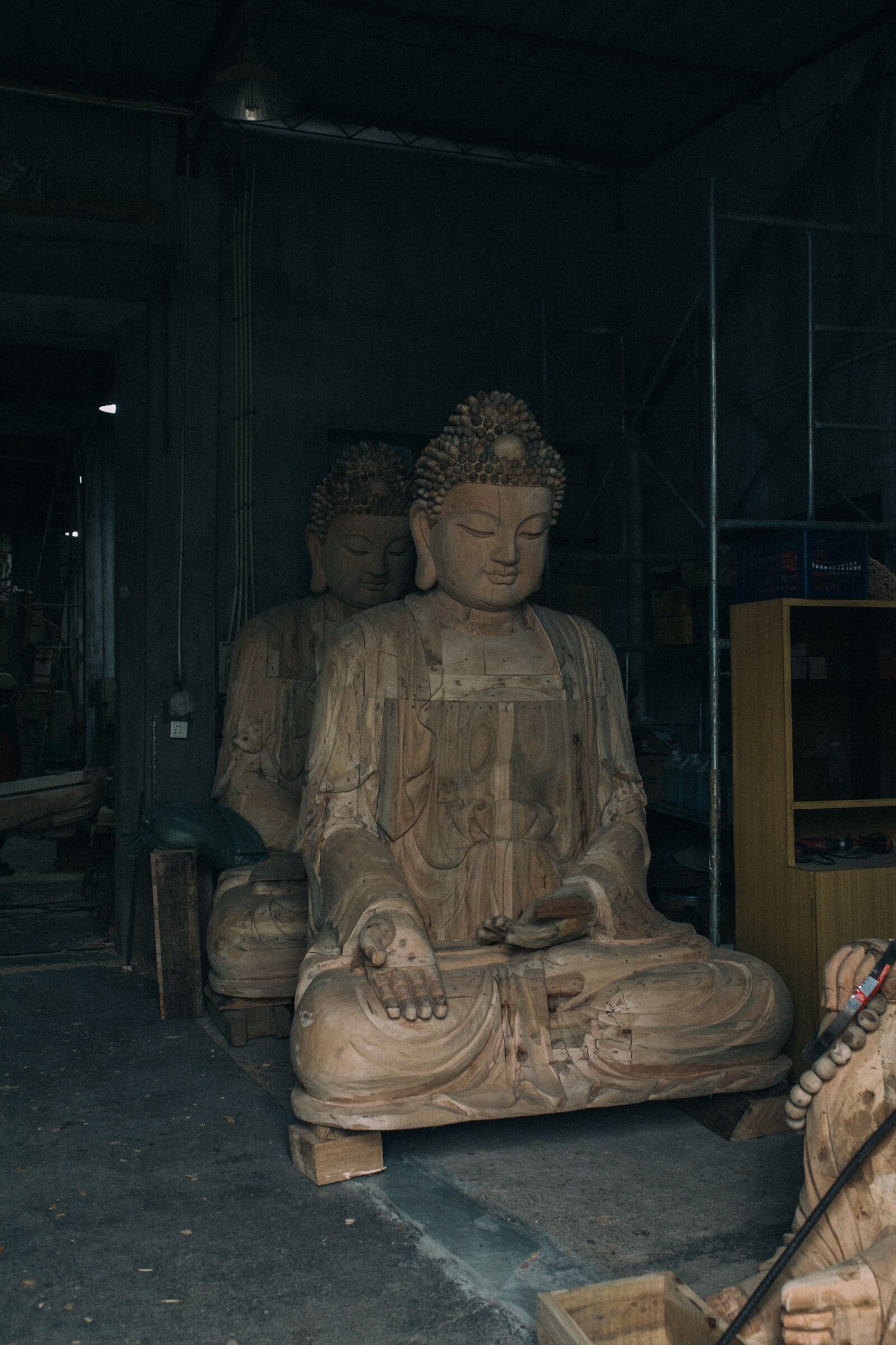 Canon EOS 6D sample photo. Buddha, carving, factory photography