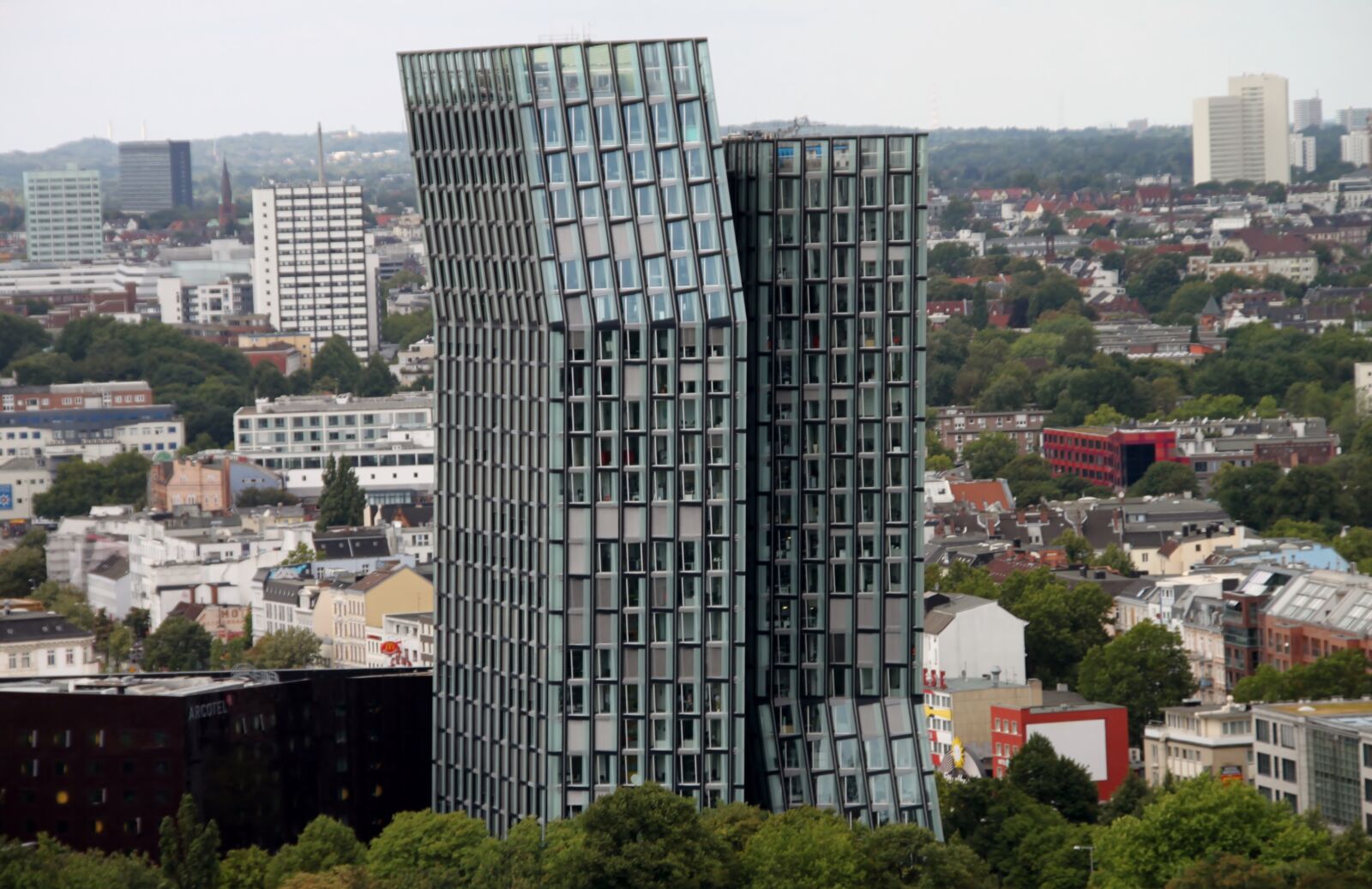 Canon EOS 500D (EOS Rebel T1i / EOS Kiss X3) sample photo. Hamburg, building, house photography
