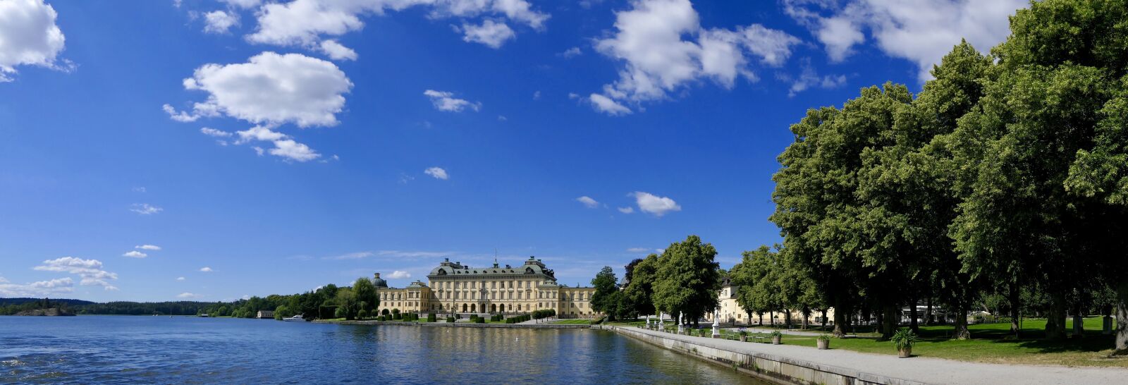 Panasonic Lumix DMC-FZ2500 (Lumix DMC-FZ2000) sample photo. Castle, drottningholm, sky photography