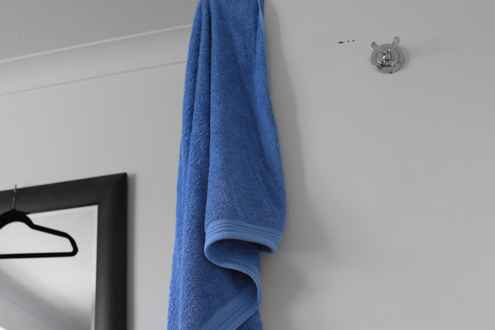 Nikon D5600 sample photo. Towel, blue, grey photography