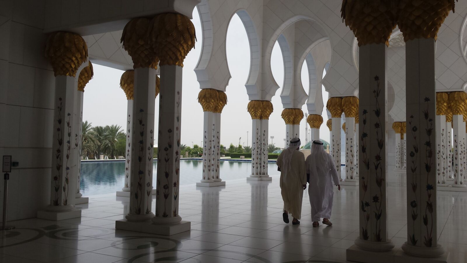 Samsung Galaxy S4 sample photo. White mosque, abu dhabi photography