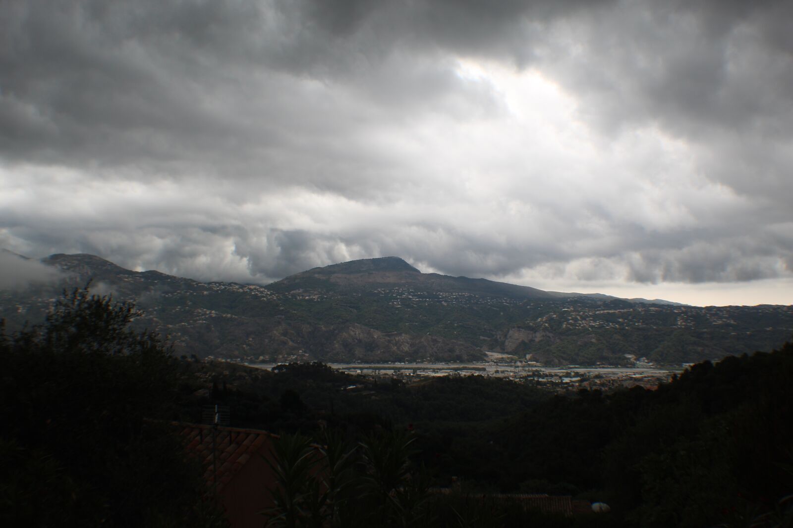 Canon EOS 4000D (EOS Rebel T100 / EOS 3000D) sample photo. Landscape, sky, clouds photography