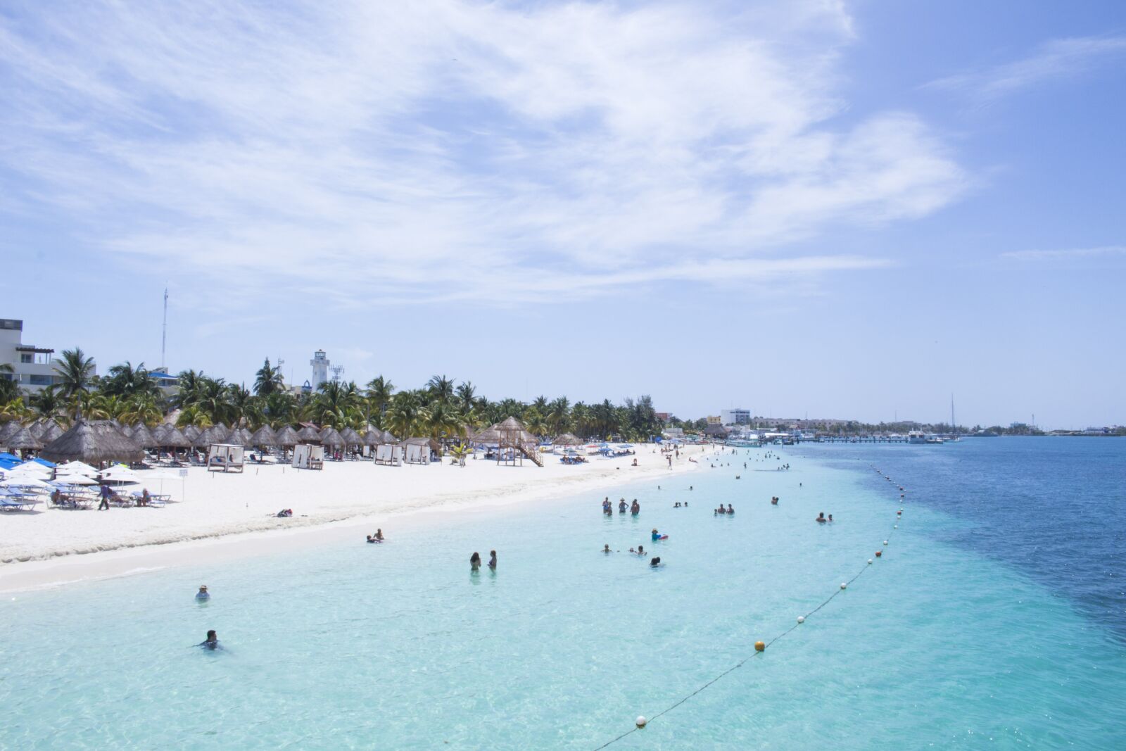 Canon EOS 700D (EOS Rebel T5i / EOS Kiss X7i) sample photo. Beach, tourists, caribbean photography