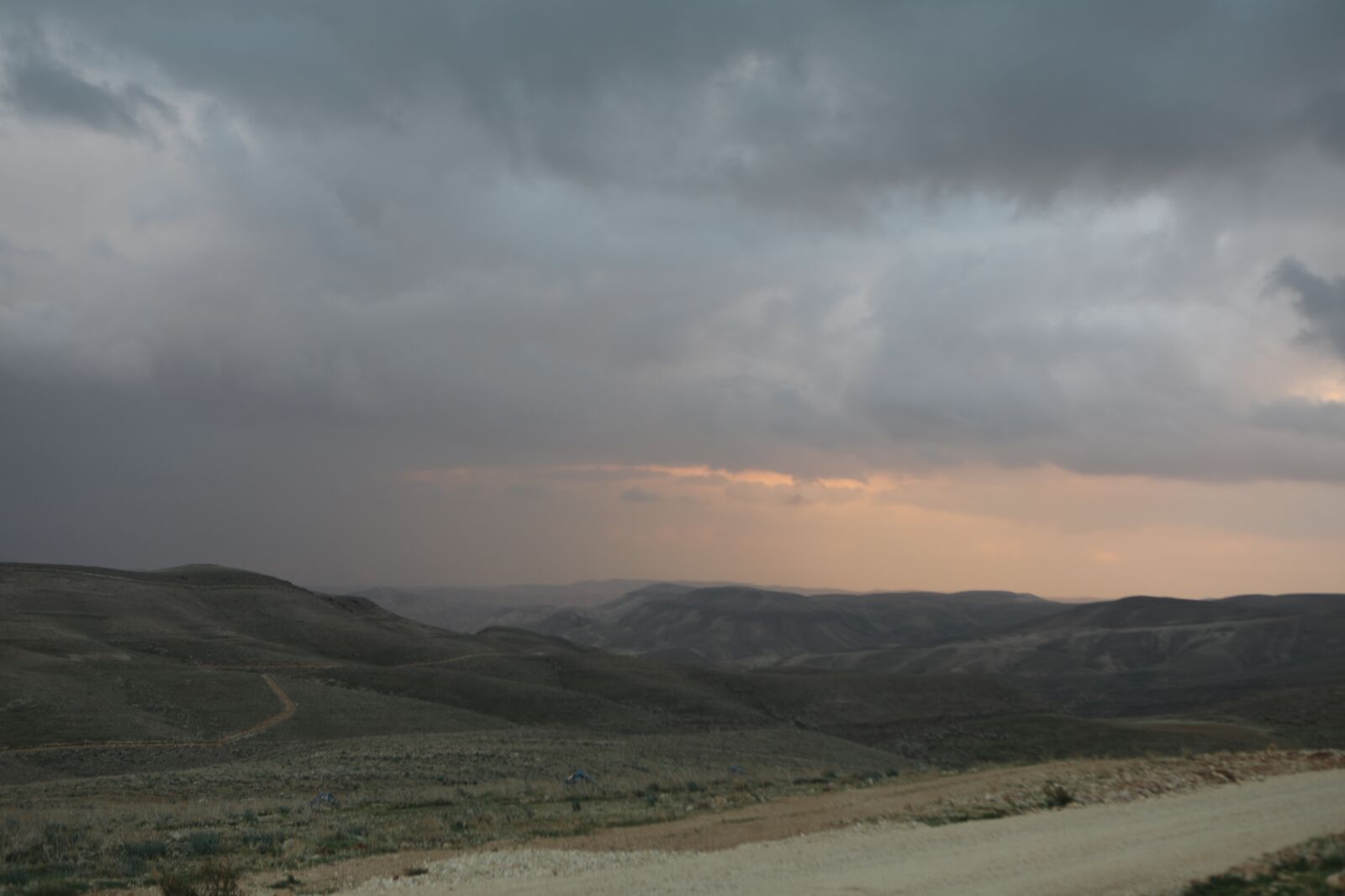 Canon EOS 5D Mark IV sample photo. Desert, mounts, nature photography