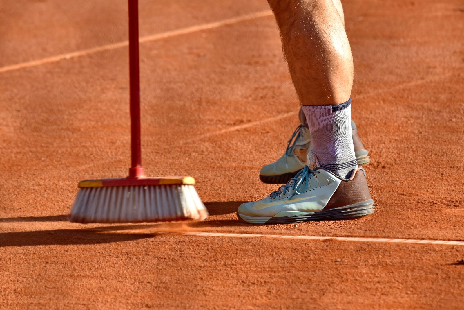 Nikon D5500 sample photo. Cleaning, dust bowl, footwear photography