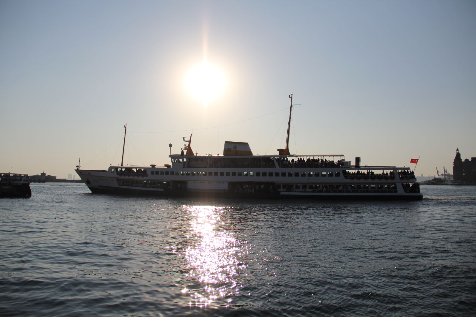 Canon EF-S 18-135mm F3.5-5.6 IS sample photo. Boat, ferry, bogaz, bosphorus photography