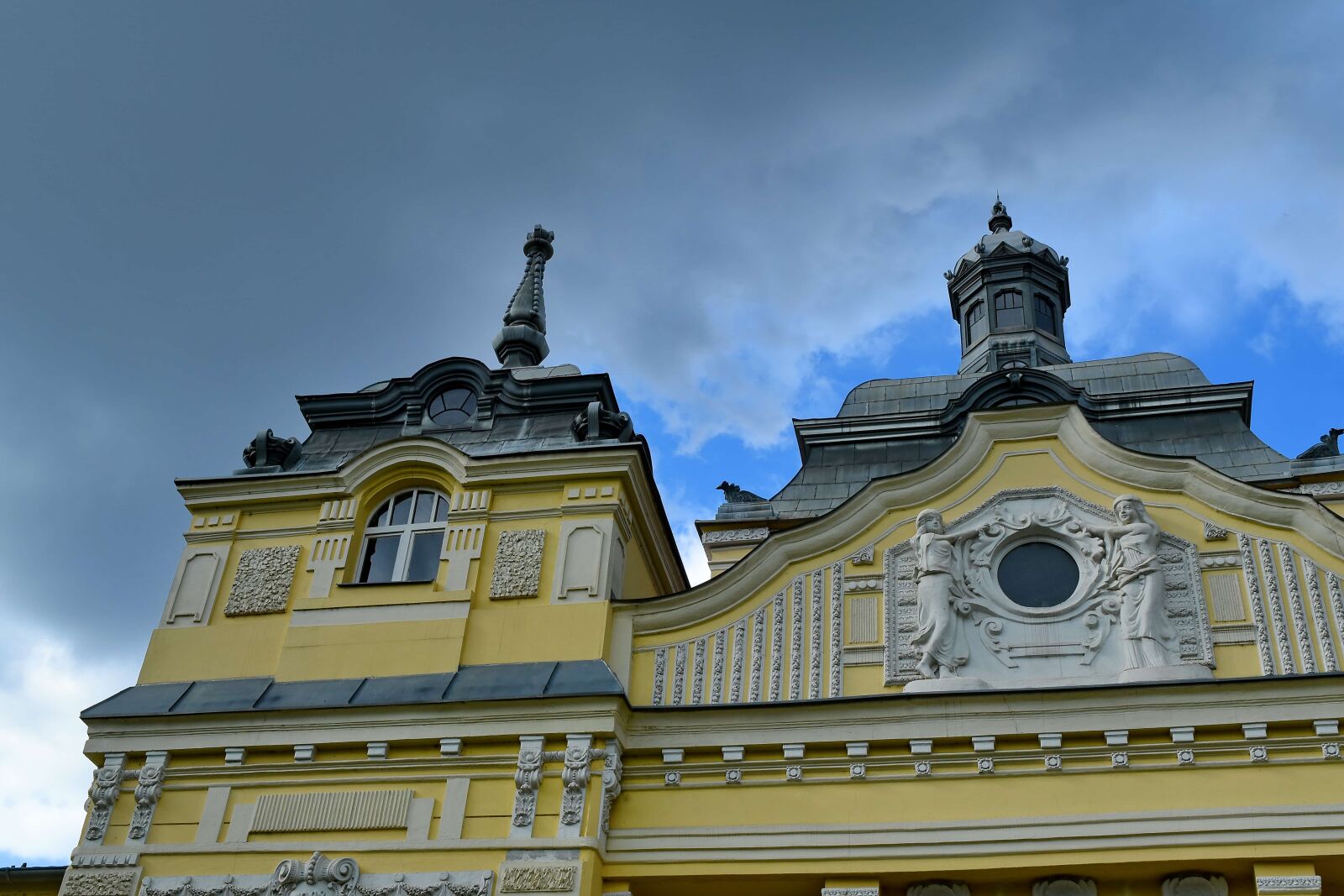 Nikon D5500 sample photo. Baroque, facade, architecture, roof photography