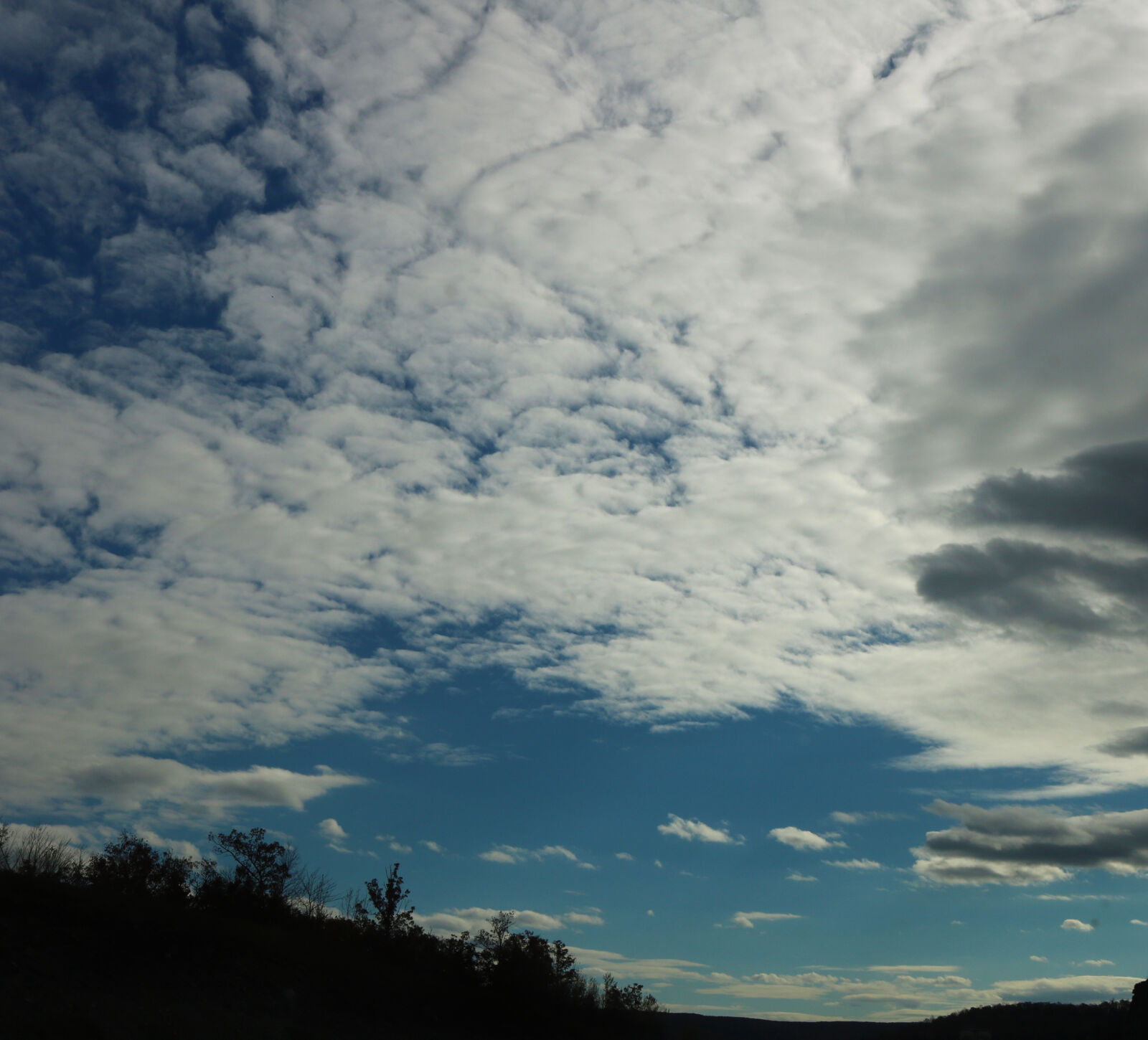 Canon EOS 750D (EOS Rebel T6i / EOS Kiss X8i) sample photo. Blue, cloudy, dramatic, sky photography