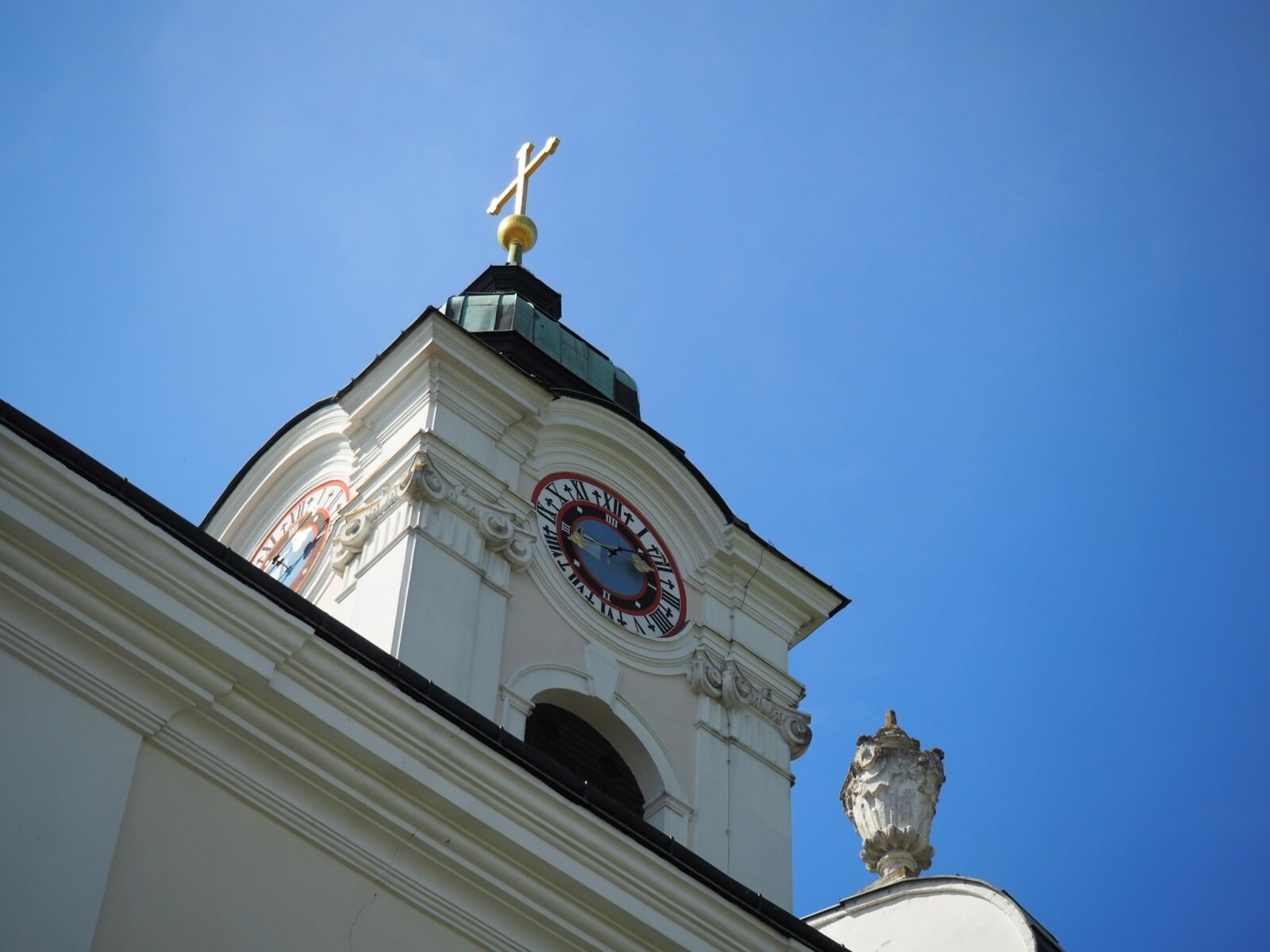 Olympus OM-D E-M10 III sample photo. Architecture, building, church photography