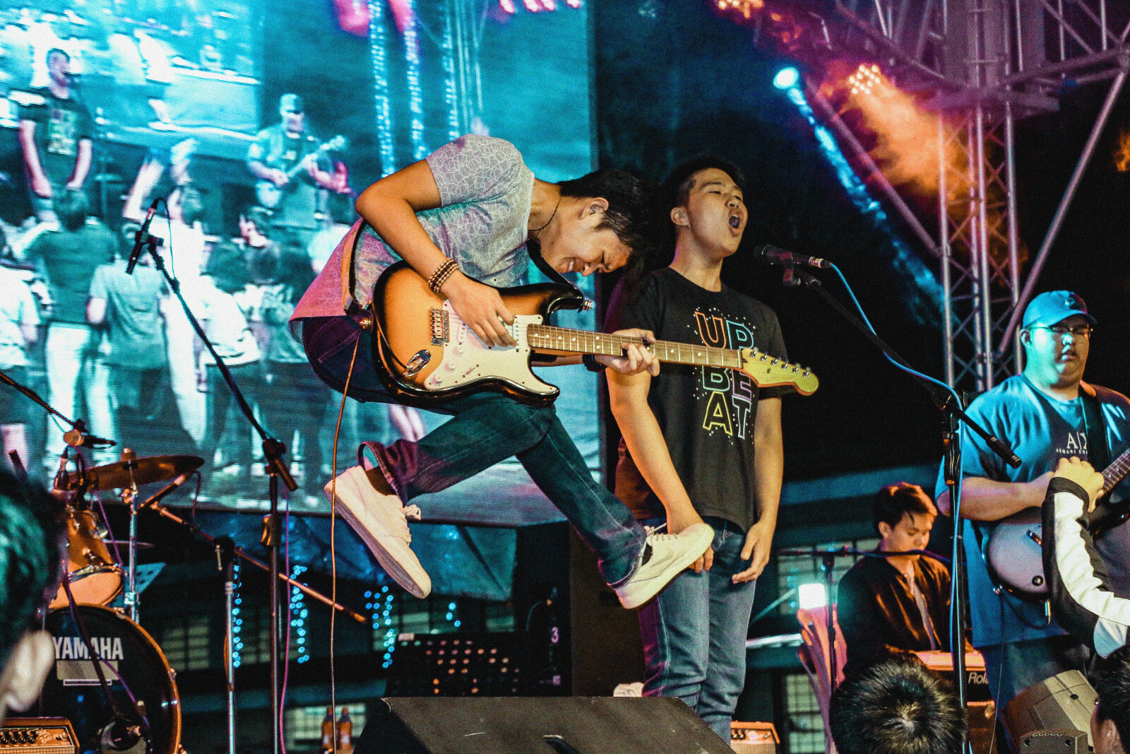 Canon EOS 70D sample photo. Classical, music, guitar, jump photography