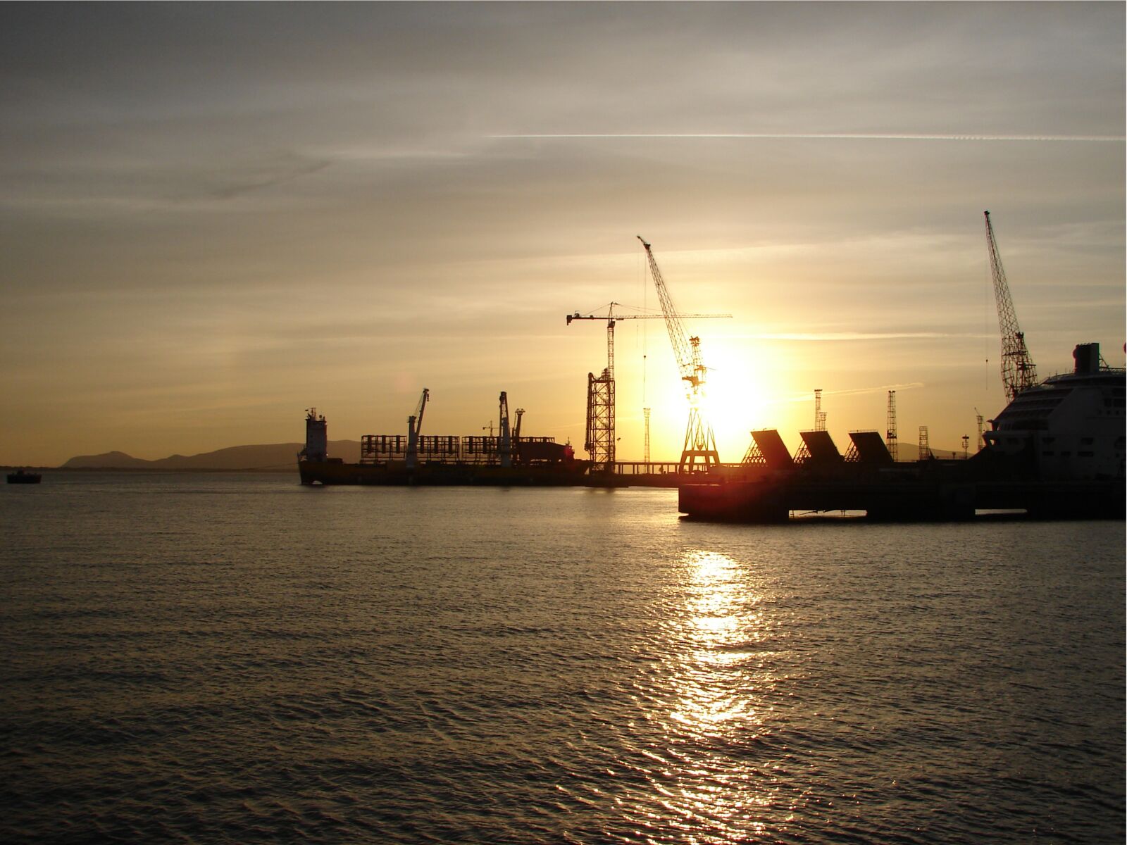 Sony Cyber-shot DSC-HX1 sample photo. Sea, sunset, docks photography