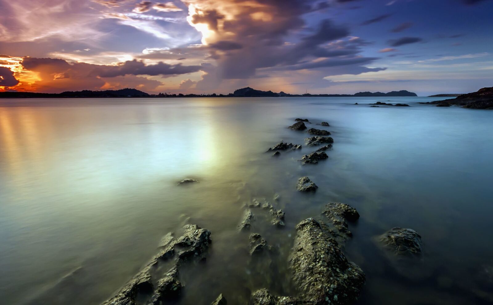 Nikon D90 sample photo. Beach, cloud, reflection, rocks photography