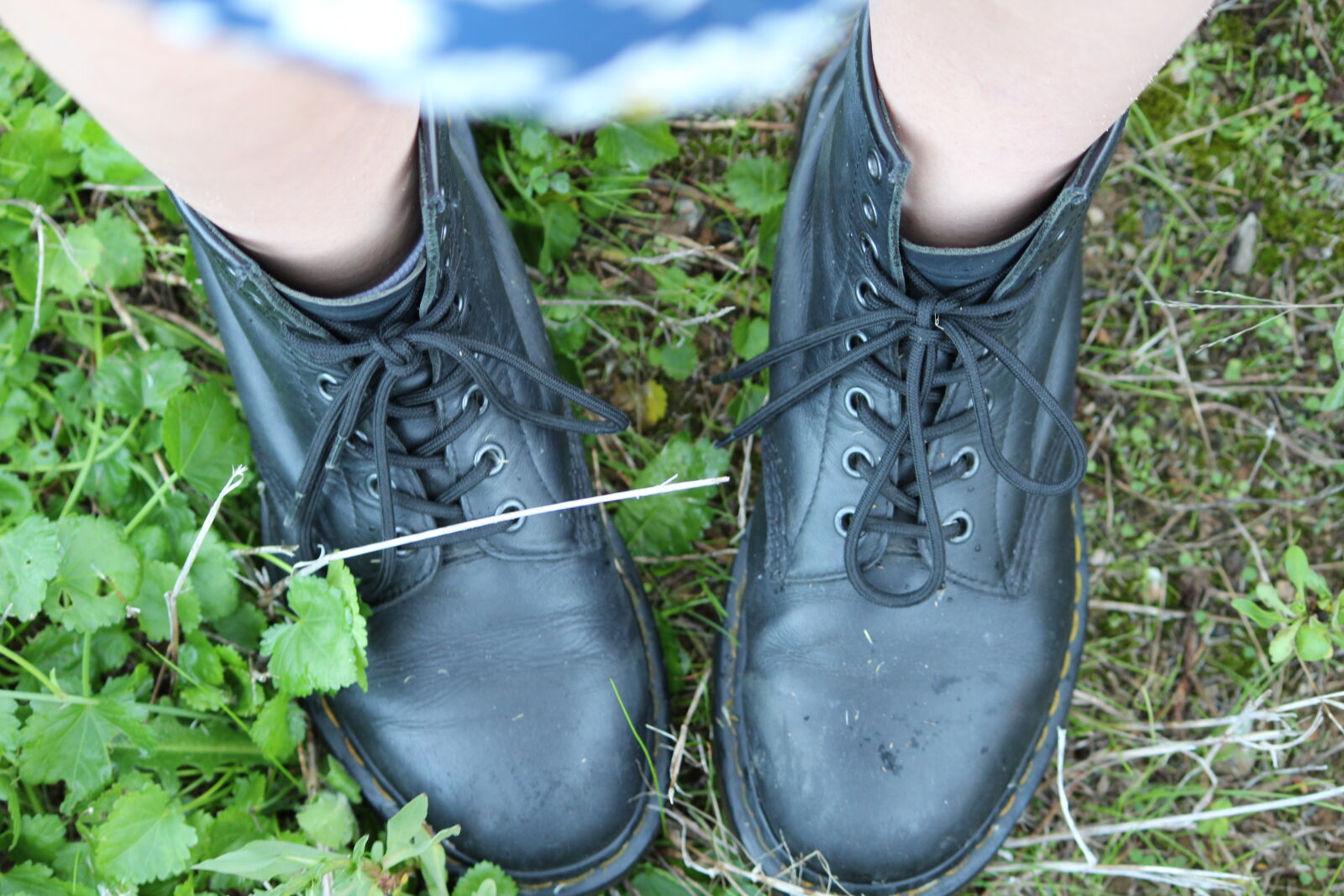 Canon EOS 600D (Rebel EOS T3i / EOS Kiss X5) sample photo. Black, shoes, doc, martens photography