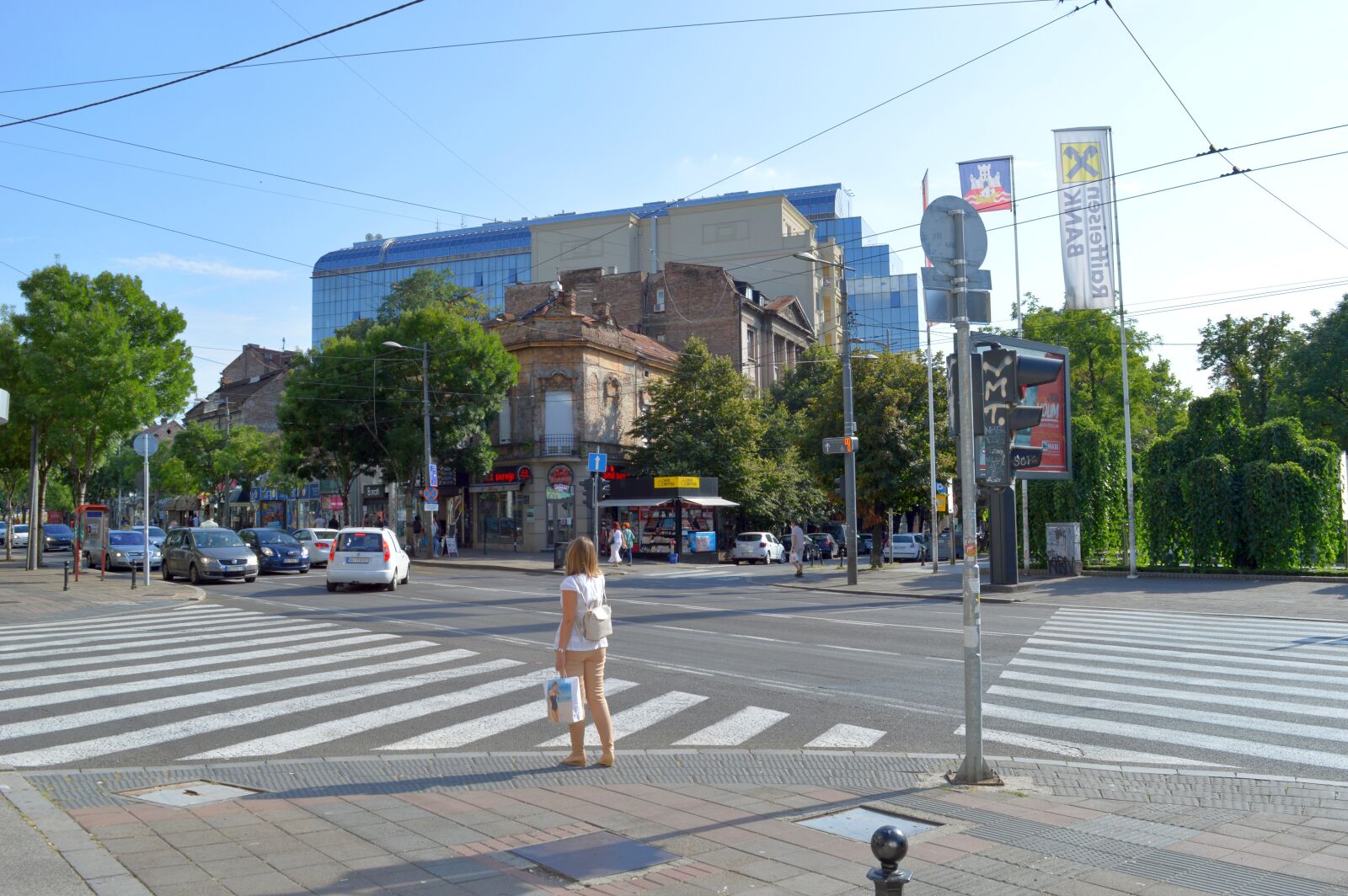 Nikon D3200 sample photo. Pedestrian, crosswalk, street photography