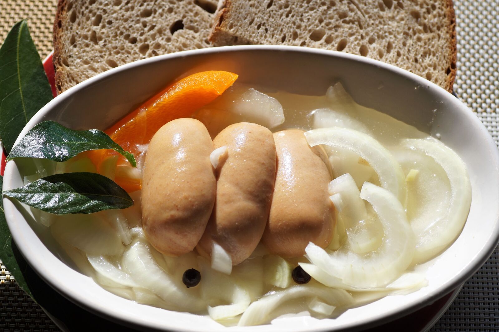 Sony SLT-A58 sample photo. Floaters, the sausage, typical photography