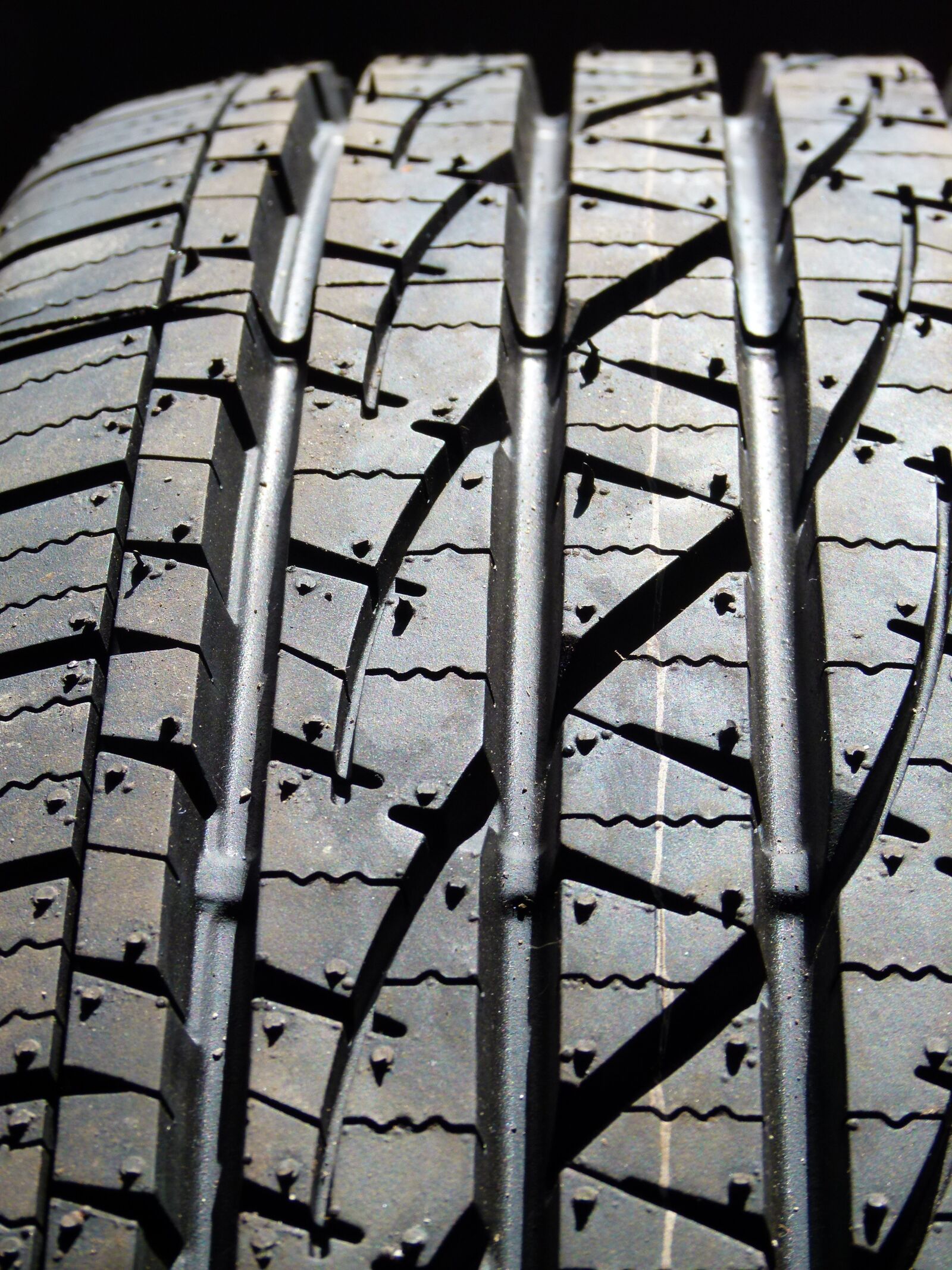 Panasonic Lumix DMC-FZ100 sample photo. Tire, tread, car tire photography