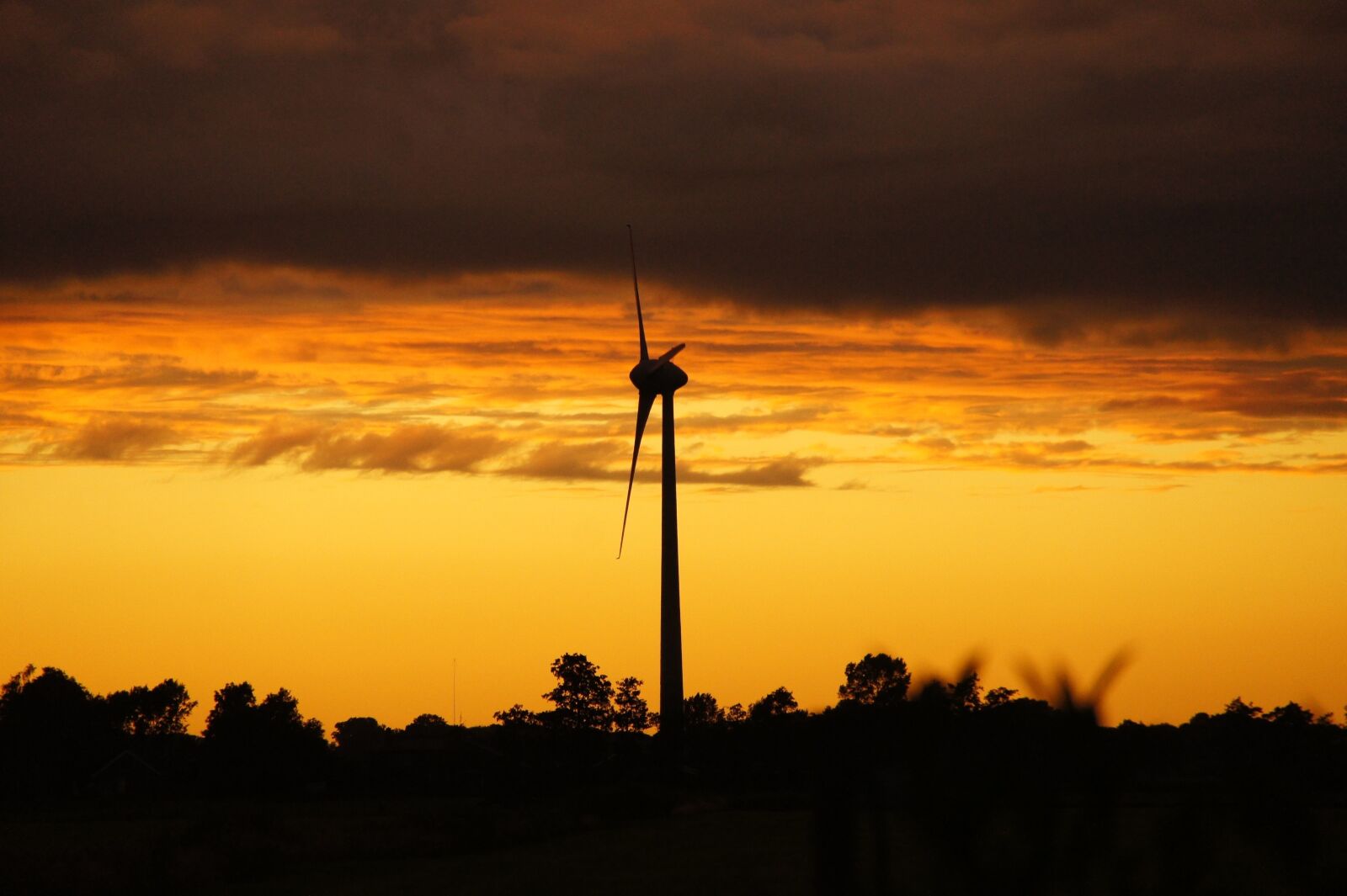 Sony E 18-200mm F3.5-6.3 OSS sample photo. Windmill, holland, wind energy photography