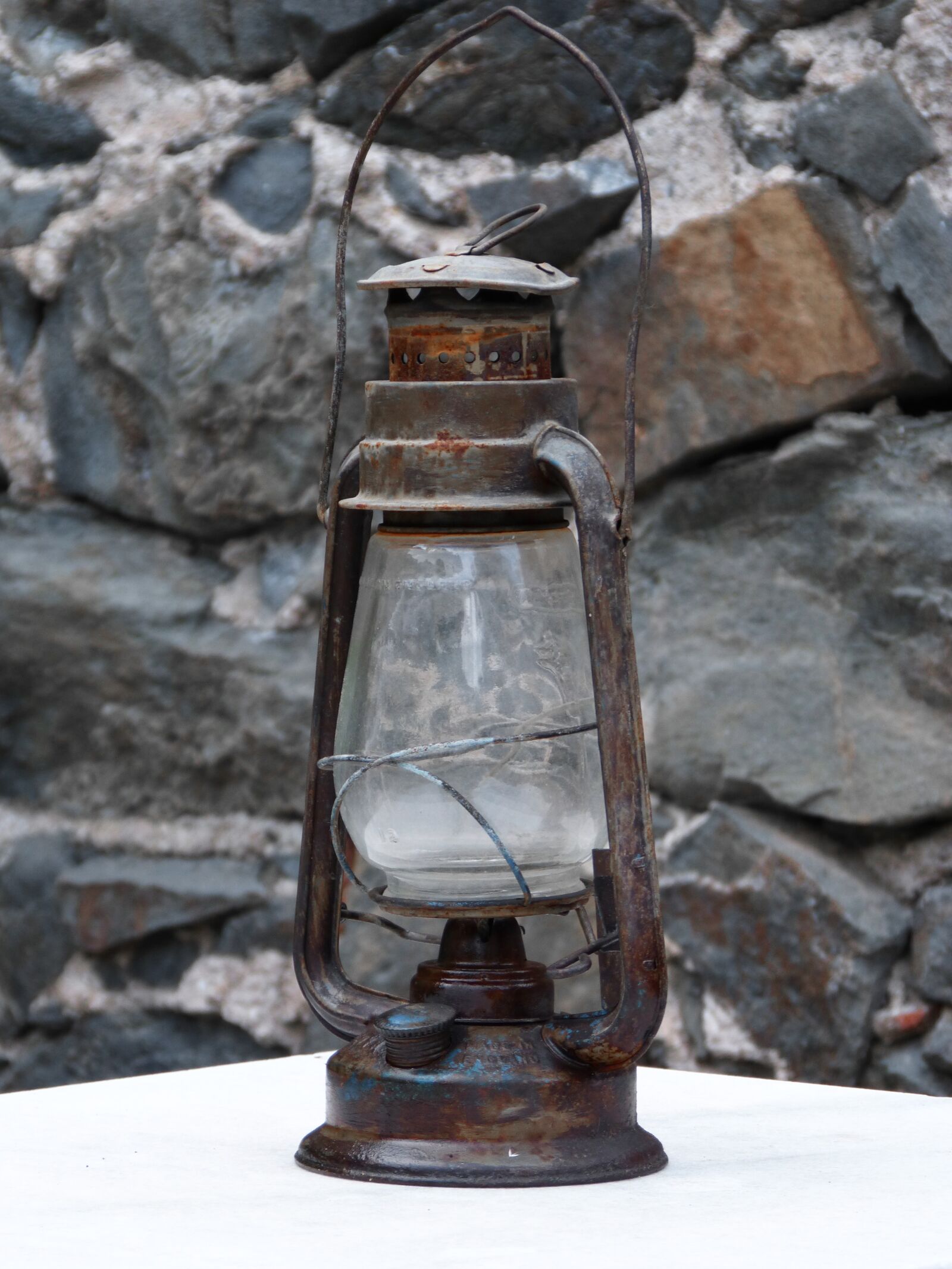 Panasonic DMC-FZ62 sample photo. Lantern, quinqué, light photography