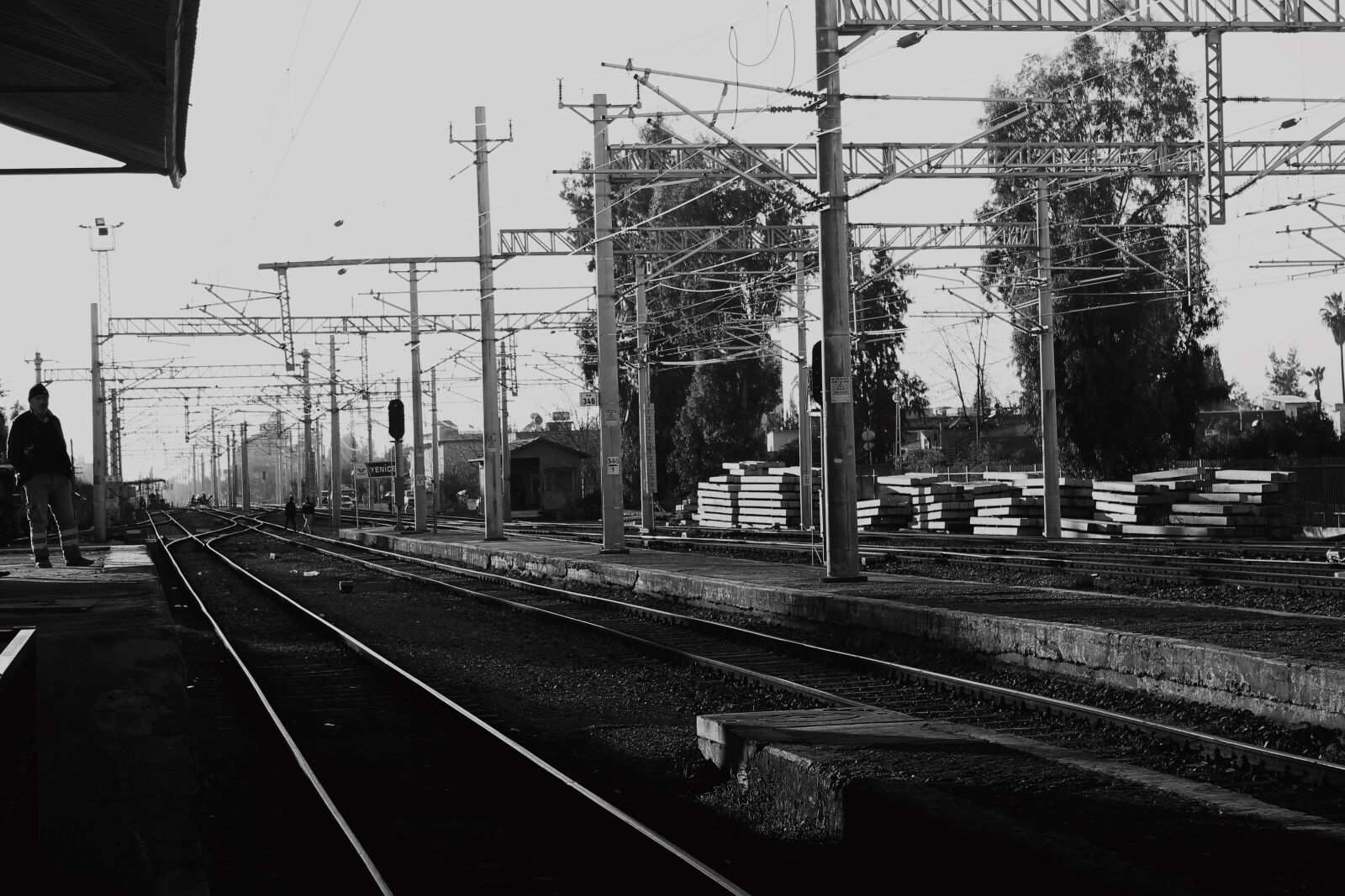 Canon EOS 1100D (EOS Rebel T3 / EOS Kiss X50) sample photo. Train, ray, rails photography
