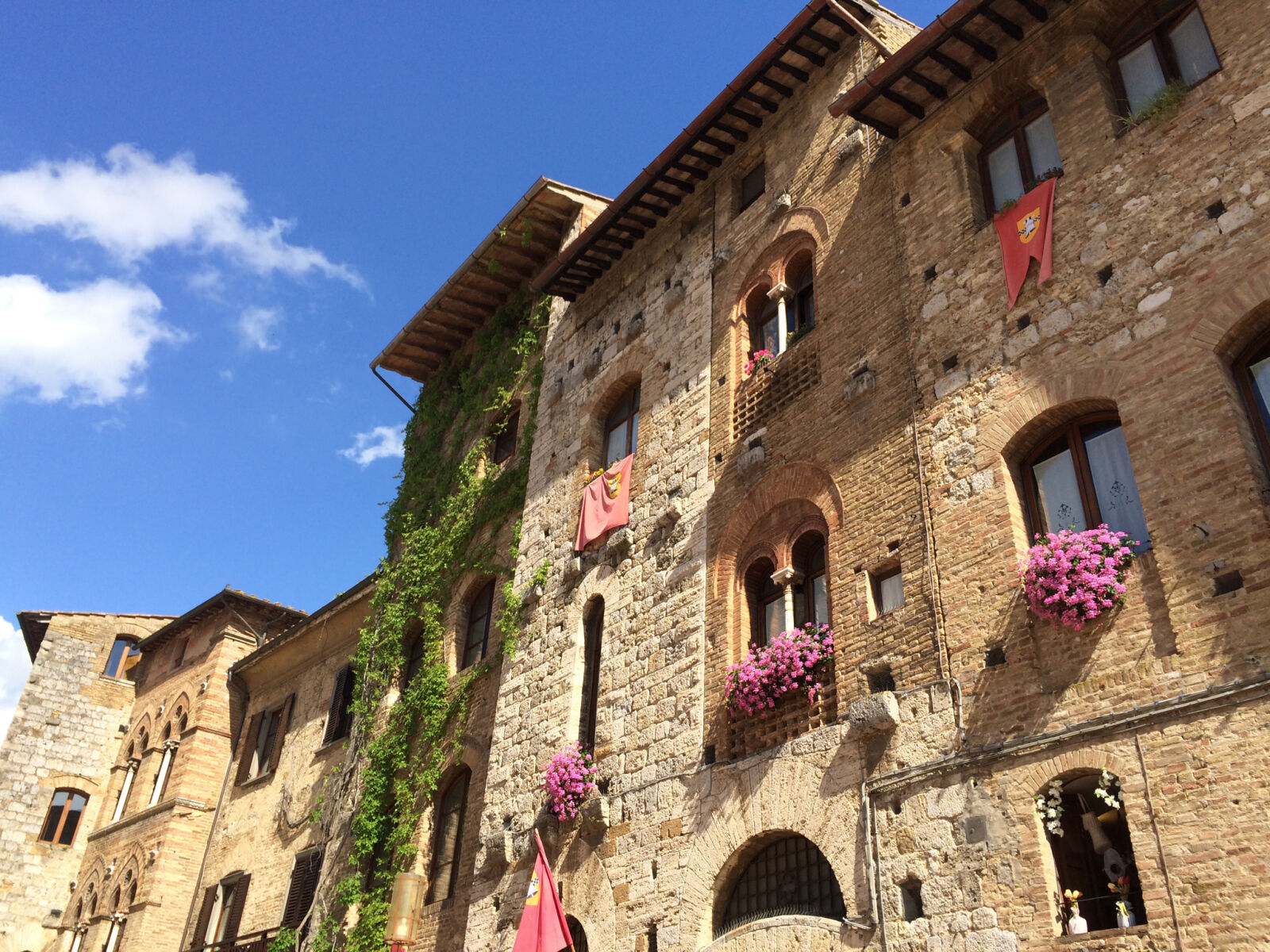 iPhone 5s back camera 4.15mm f/2.2 sample photo. Italy, tuscany photography