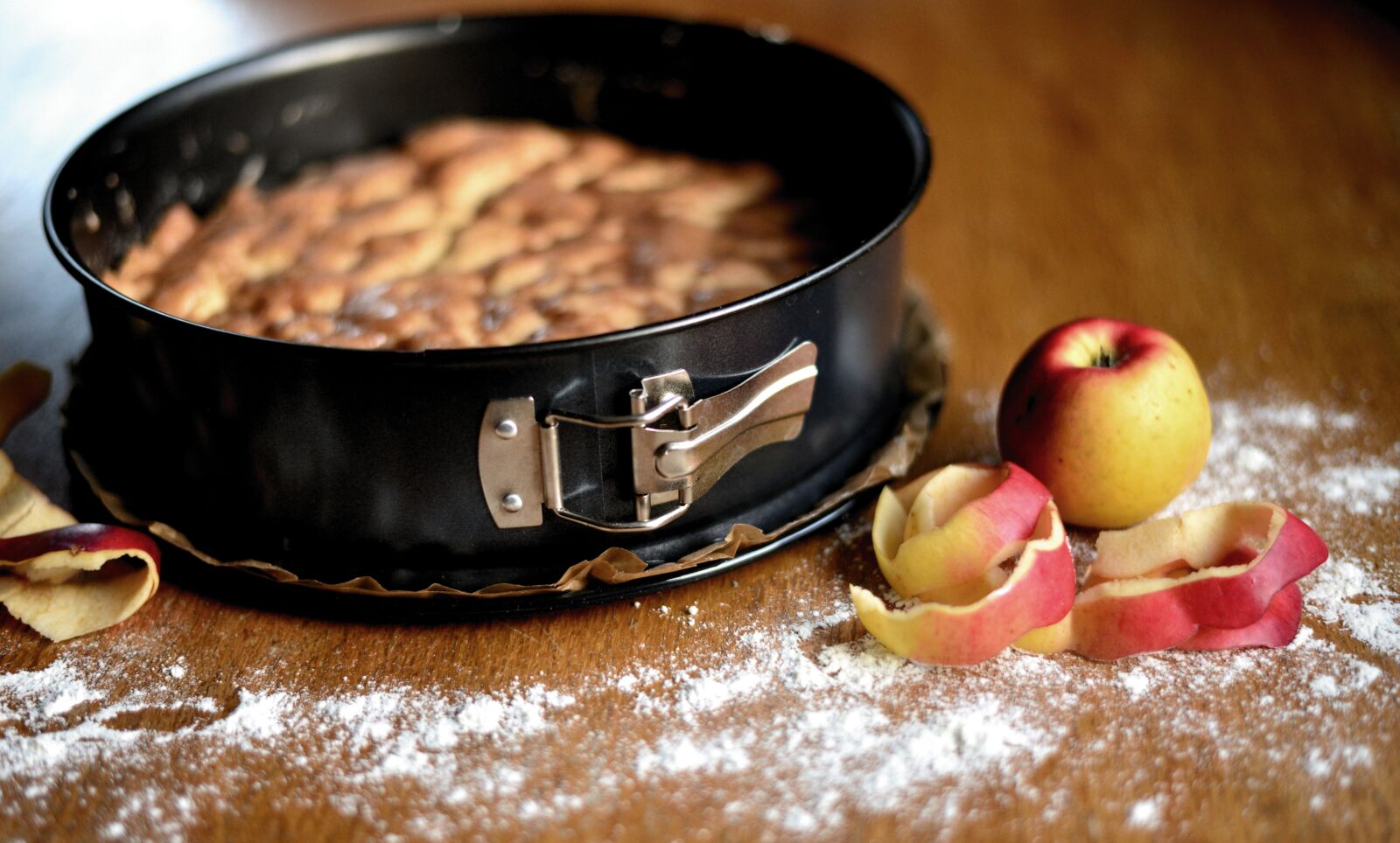 Nikon D610 sample photo. Cake, cake mould, springform photography