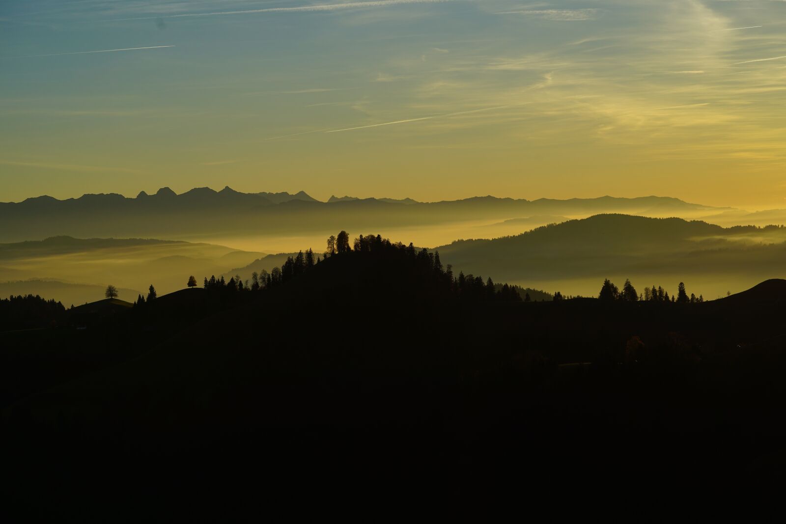Sony a7R II + Sony FE 90mm F2.8 Macro G OSS sample photo. Fog, nebellandschaft, sunset photography